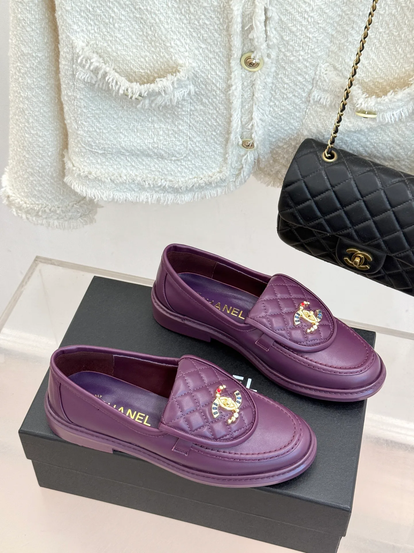 Women's Loafers And Moccasins CHANEL 17336060