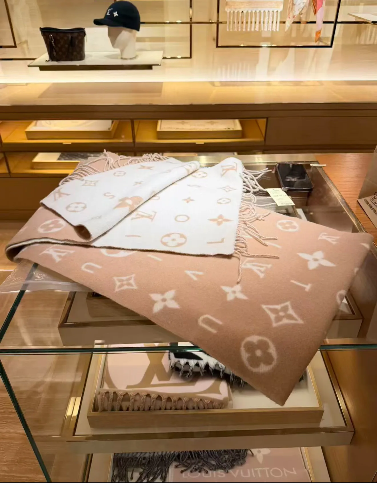 Scarves LOUIS VUITTON 18426916