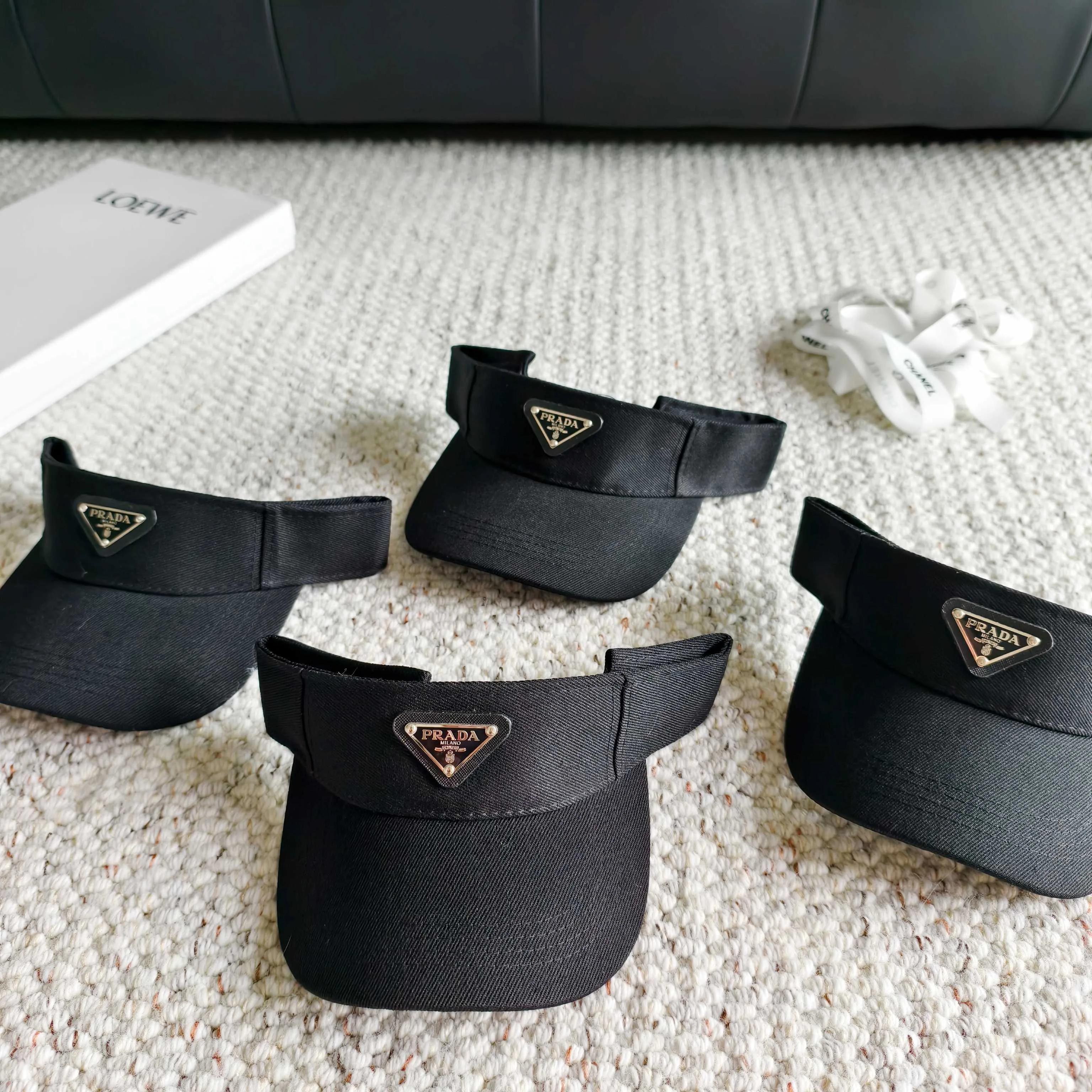 Hats PRADA 17498305