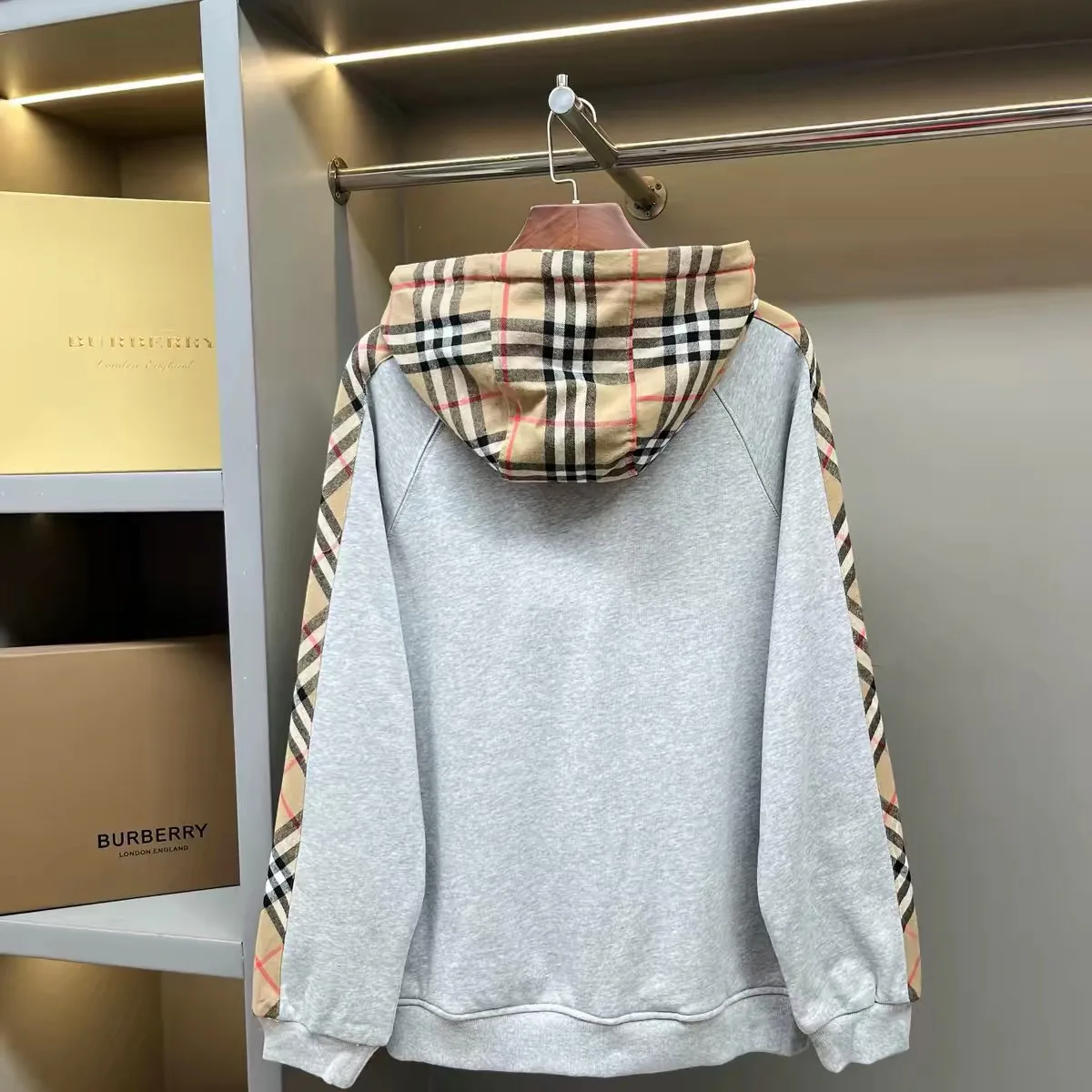 Women's Sweatshirts And Hoodies BURBERRY 18129769