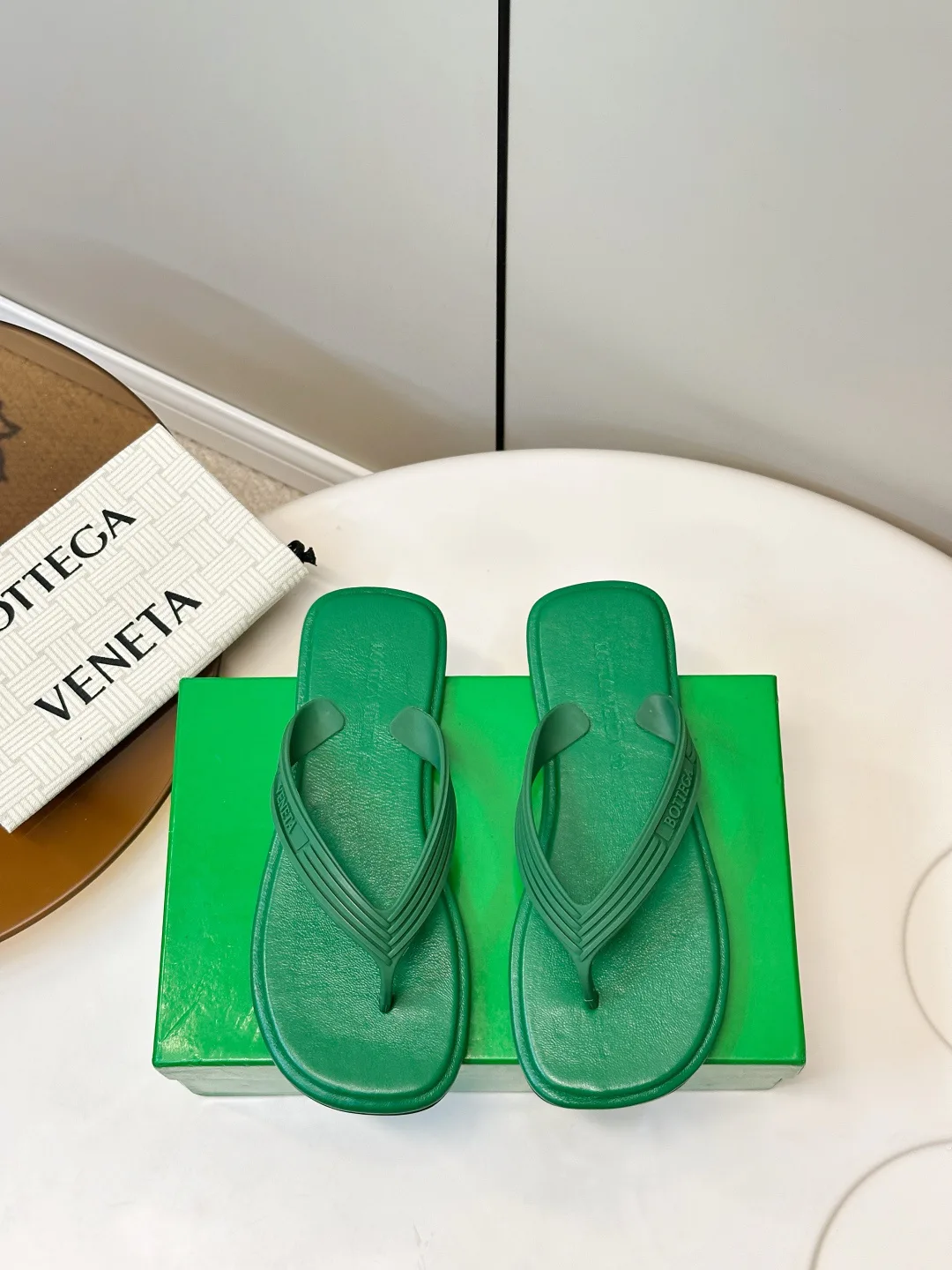 Women's Flip-Flops BOTTEGA VENETA 17054284