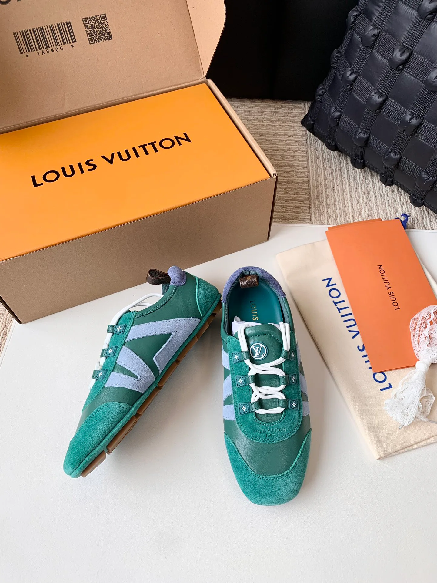 Women's Sneakers LOUIS VUITTON 17753813