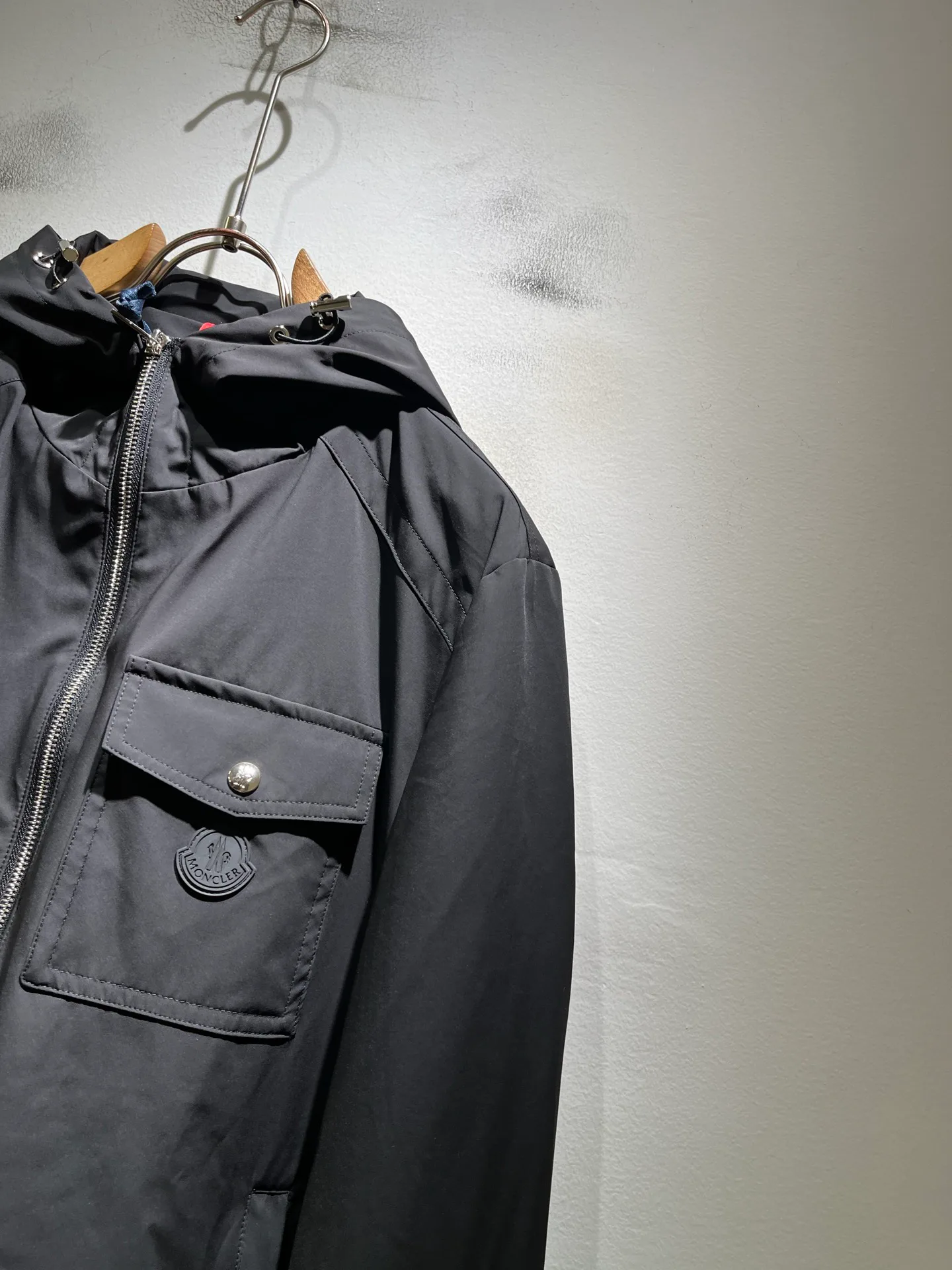 Men's Jackets And Down Jackets MONCLER 18495700