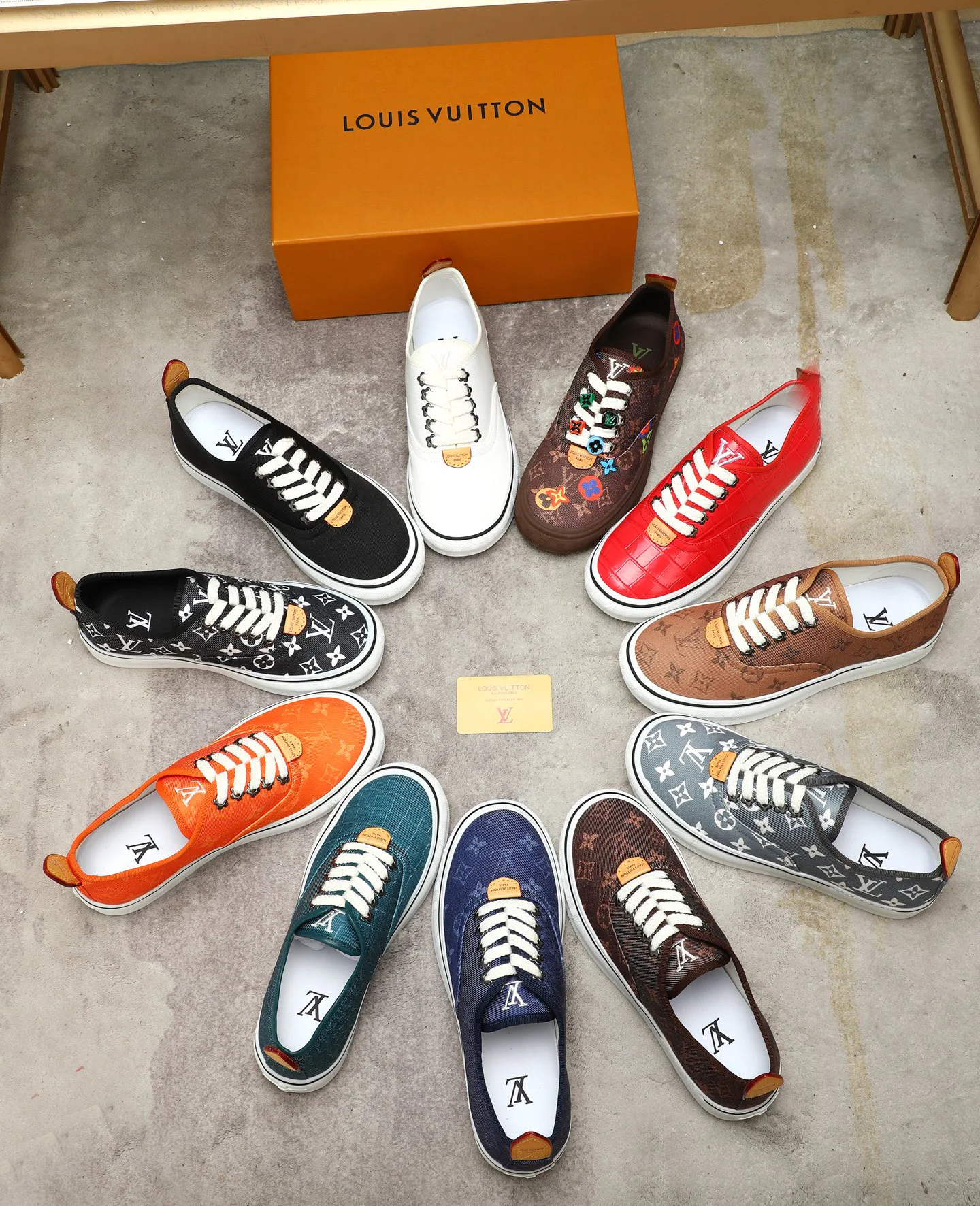Women's Sneakers LOUIS VUITTON 17947254