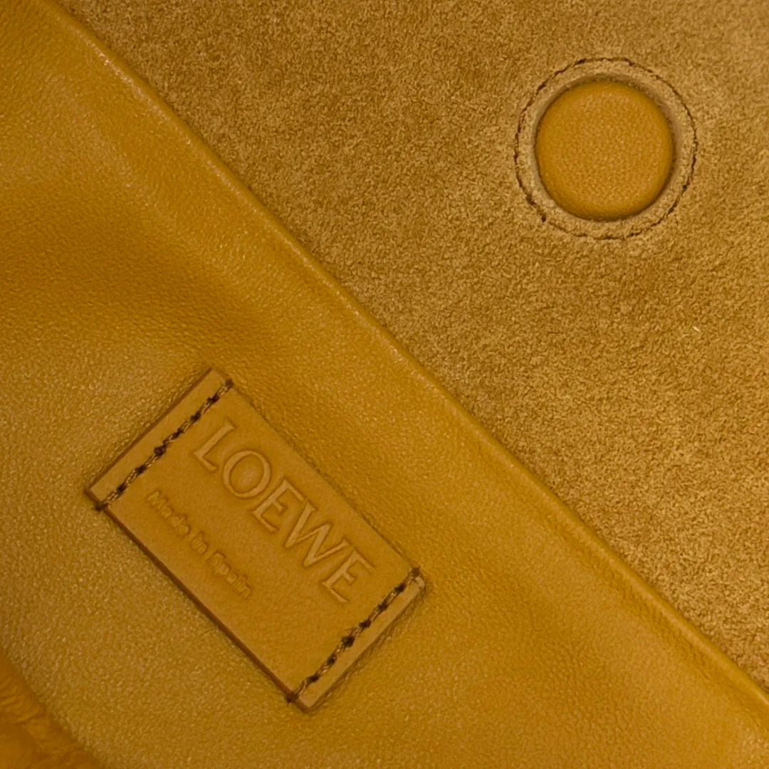 Women's Classic Handbags LOEWE 18383416