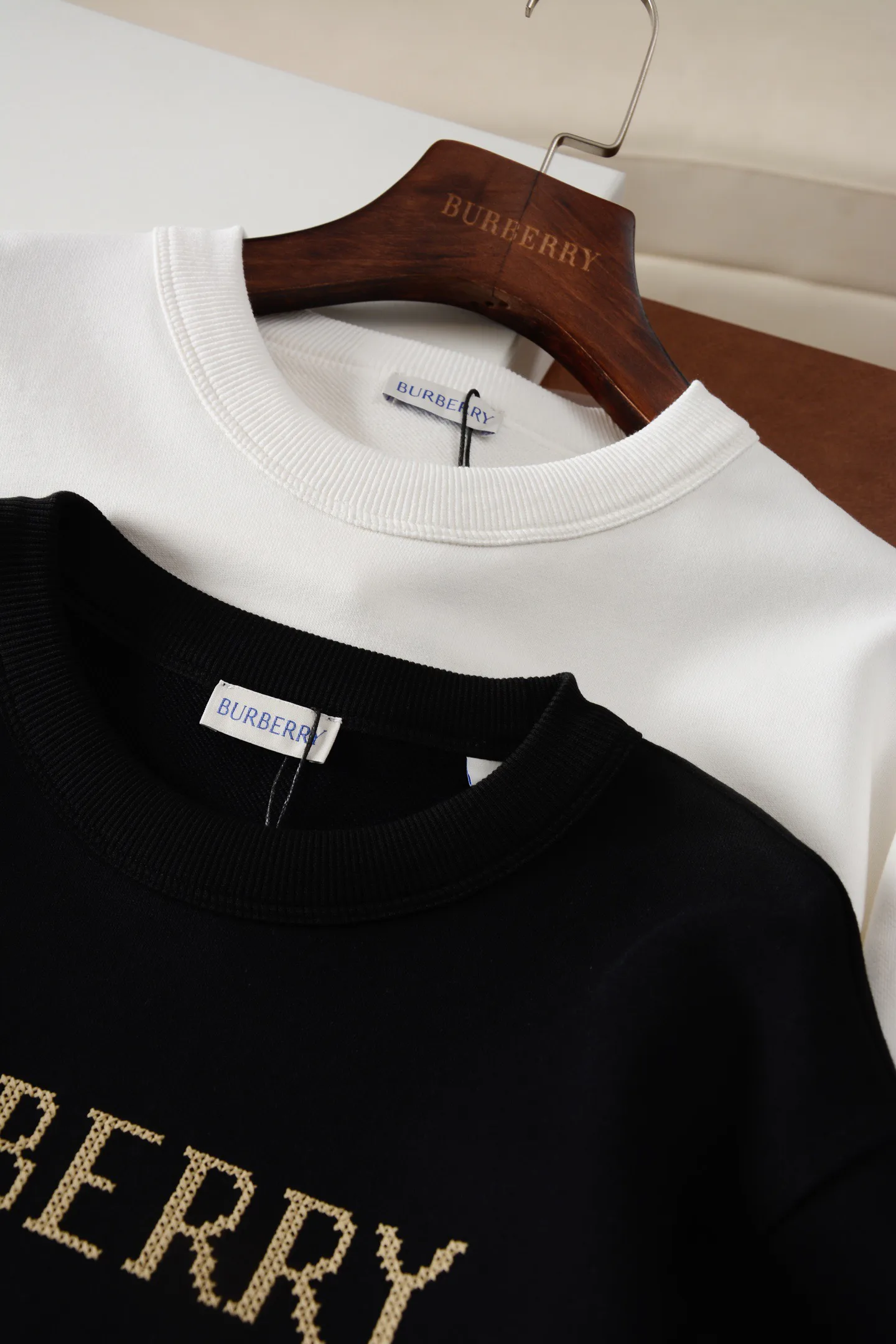 Women's Sweatshirts And Hoodies BURBERRY 18141383