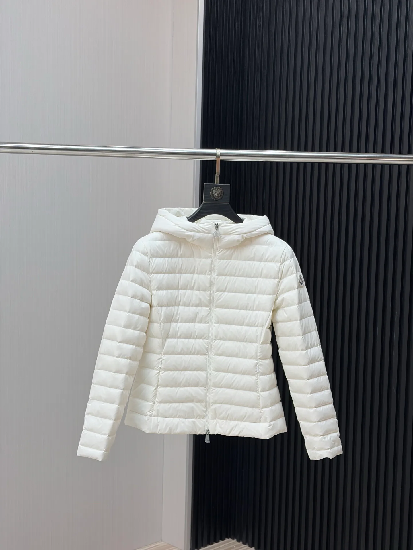 Men's Jackets And Down Jackets MONCLER 17908041