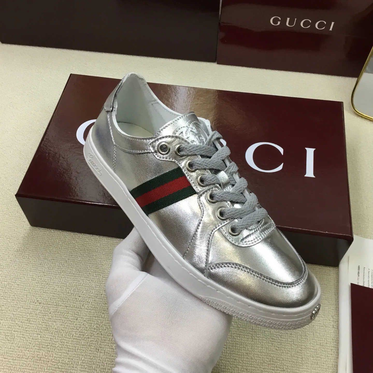 Women's Sneakers GUCCI 16893685