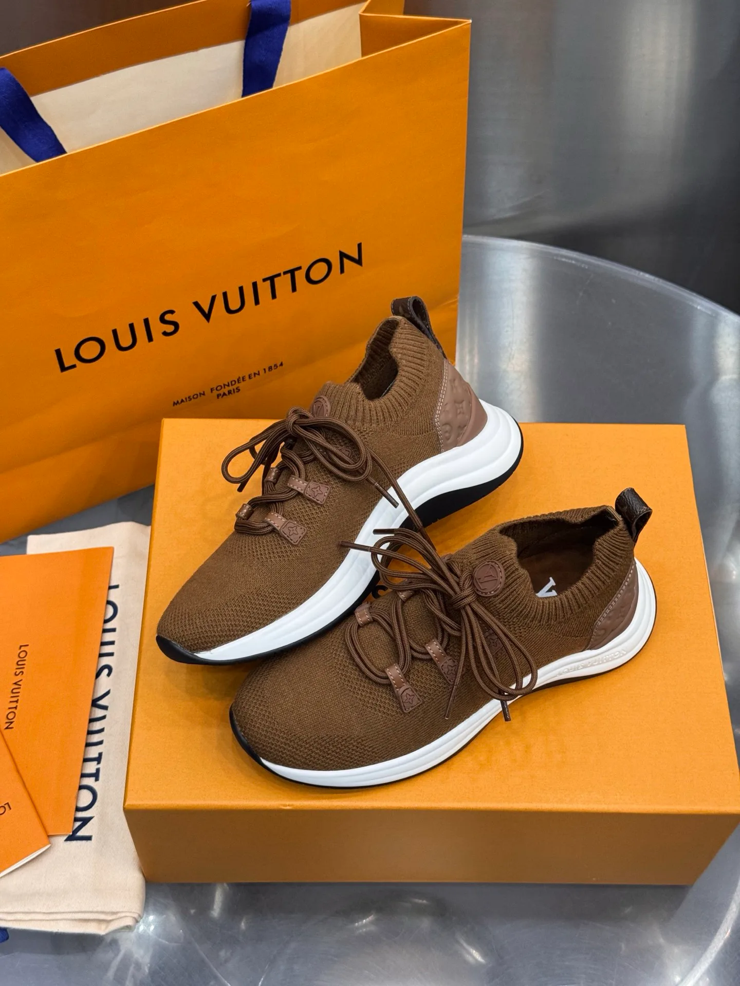 Women's Sneakers LOUIS VUITTON 18202470