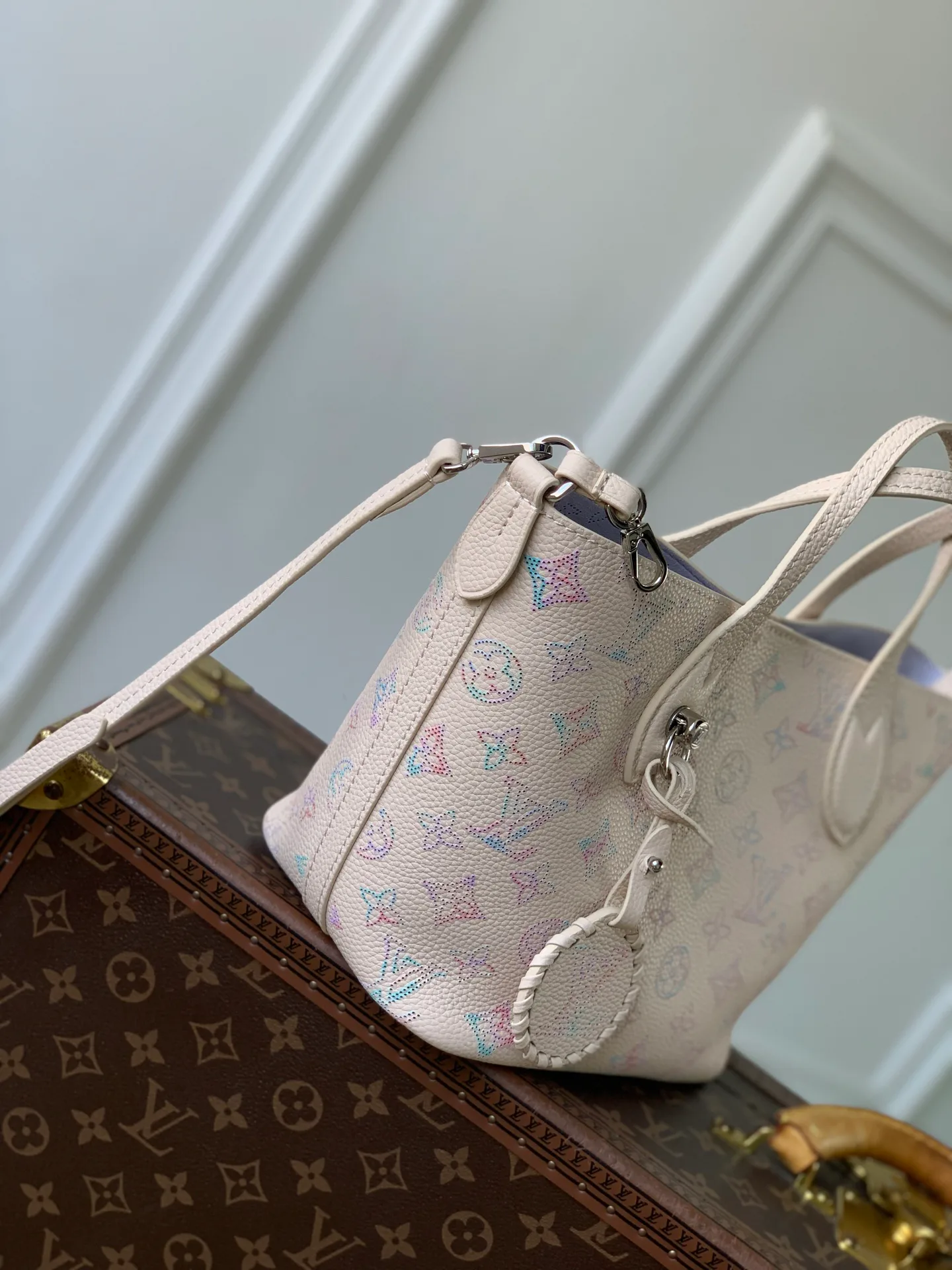 Women's Classic Handbags LOUIS VUITTON 18147477