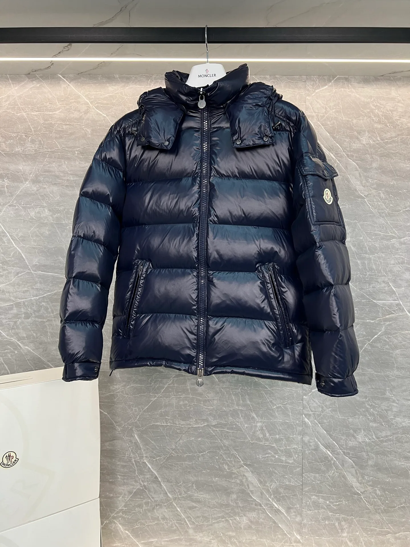 Men's Jackets And Down Jackets MONCLER 18111322