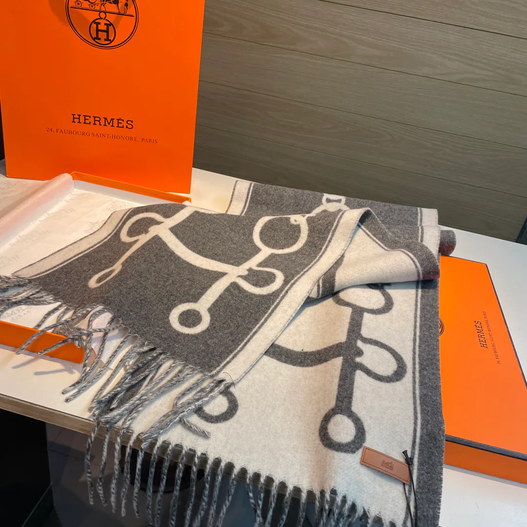 Scarves HERMES 18525779