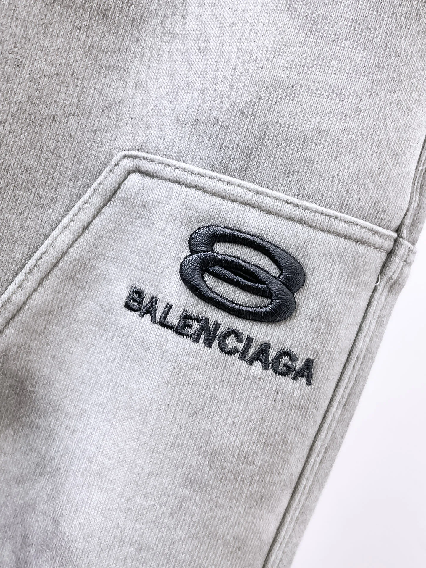 Men's Trousers BALENCIAGA 18399366