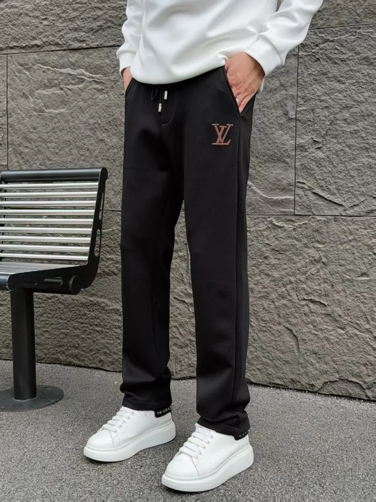 Men's Trousers LOUIS VUITTON 18178460