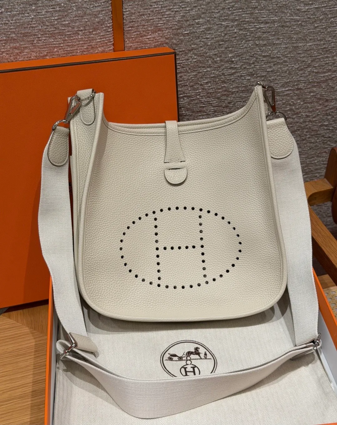 Women's Classic Handbags HERMES 17941973