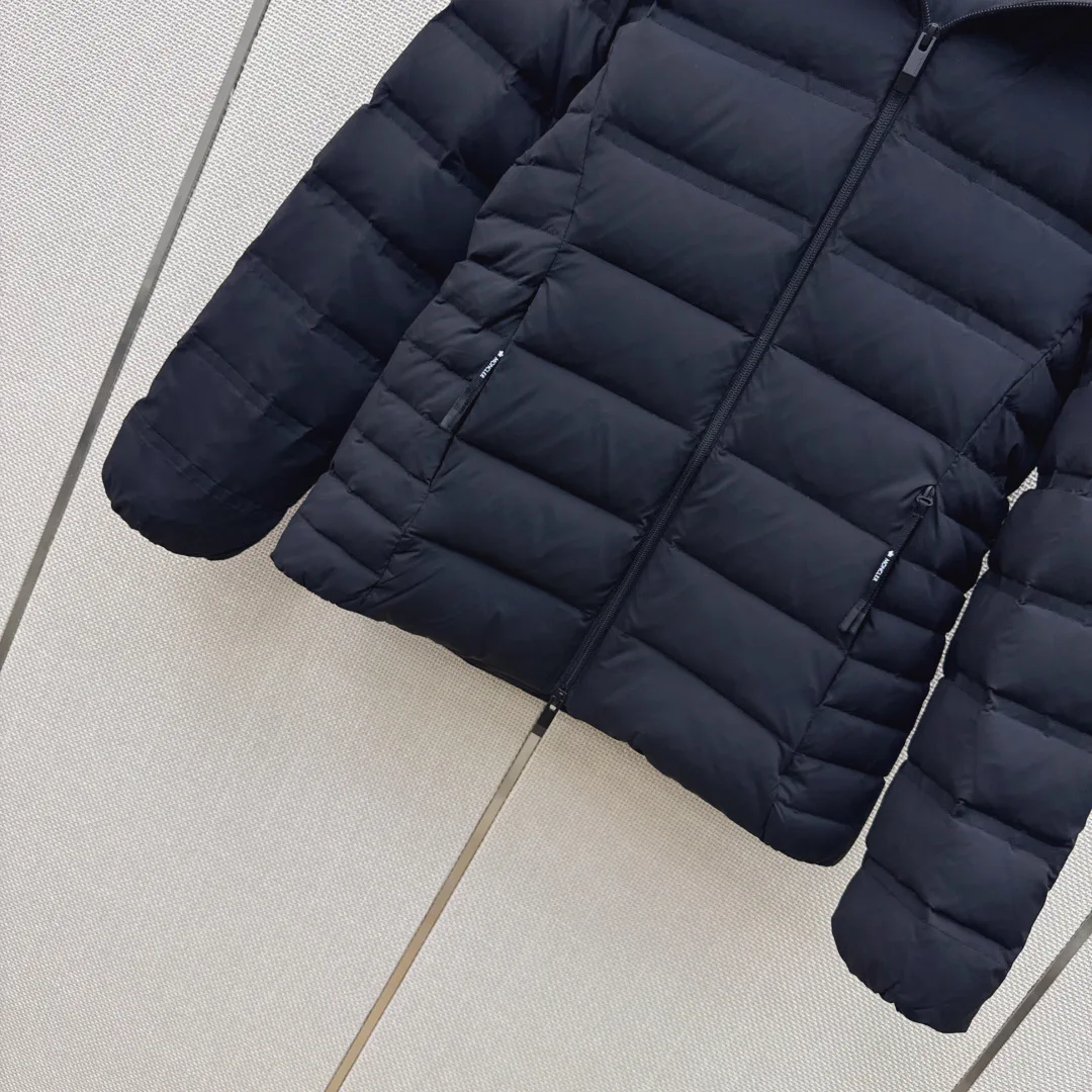 Women's Jackets And Down Jackets MONCLER 18501889