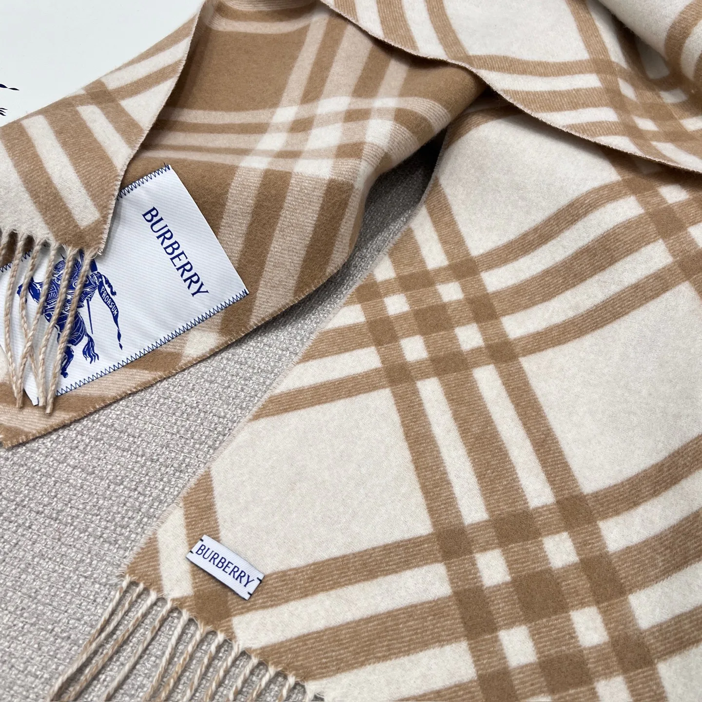 Scarves BURBERRY 17945511