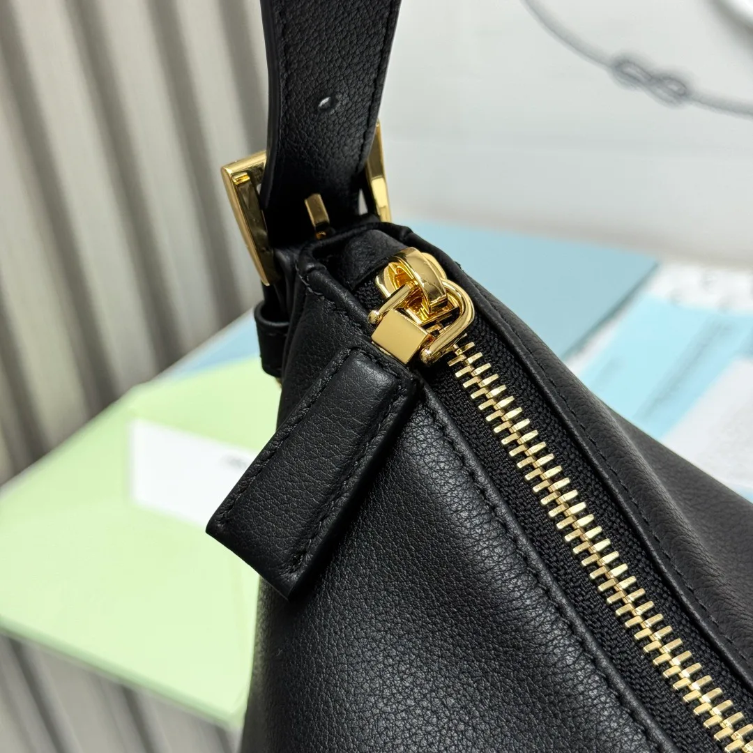 Women's Classic Handbags PRADA 18323055