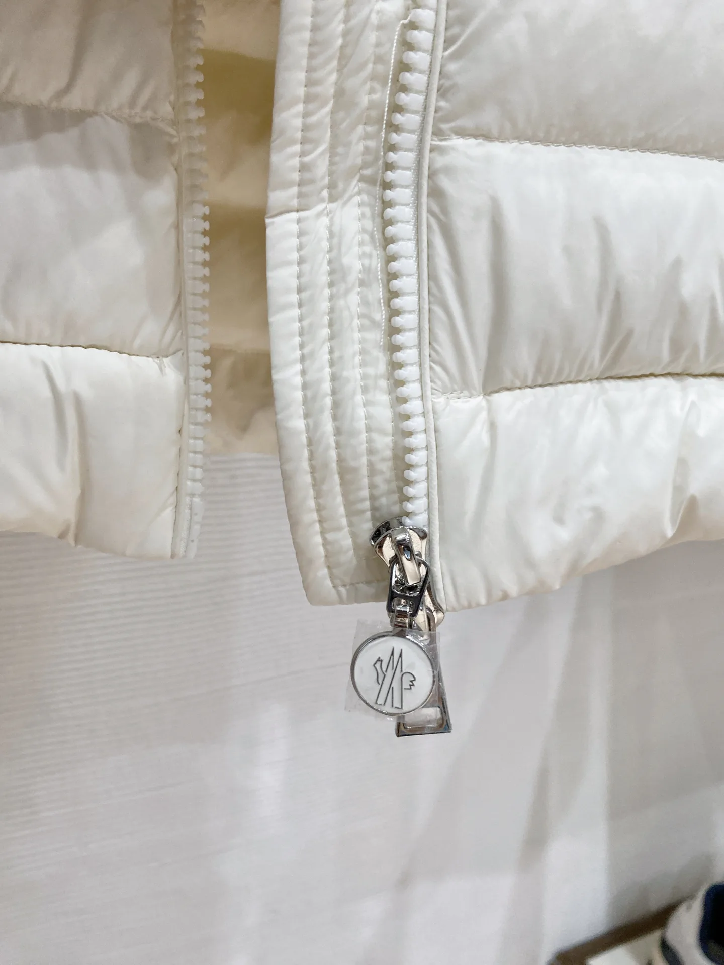 Women's Jackets And Down Jackets MONCLER 17632181
