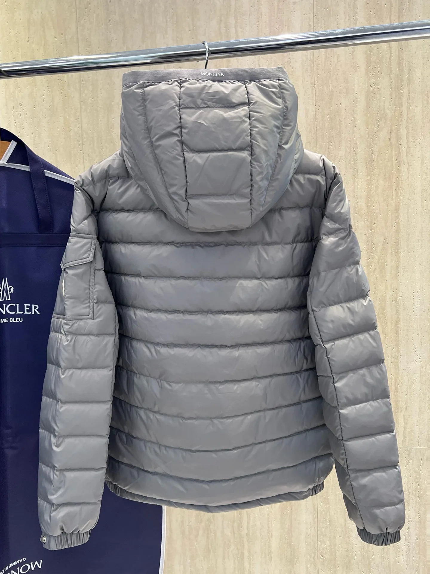 Куртки И Пуховики Мужские Moncler 18683913