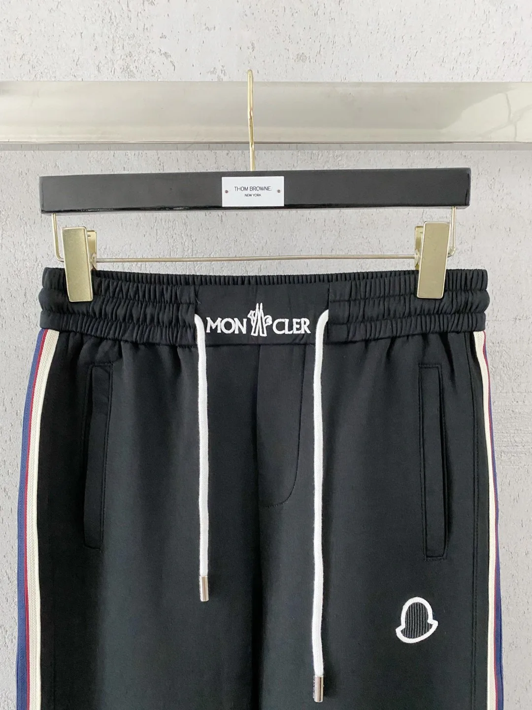 Men's Trousers MONCLER 18296210