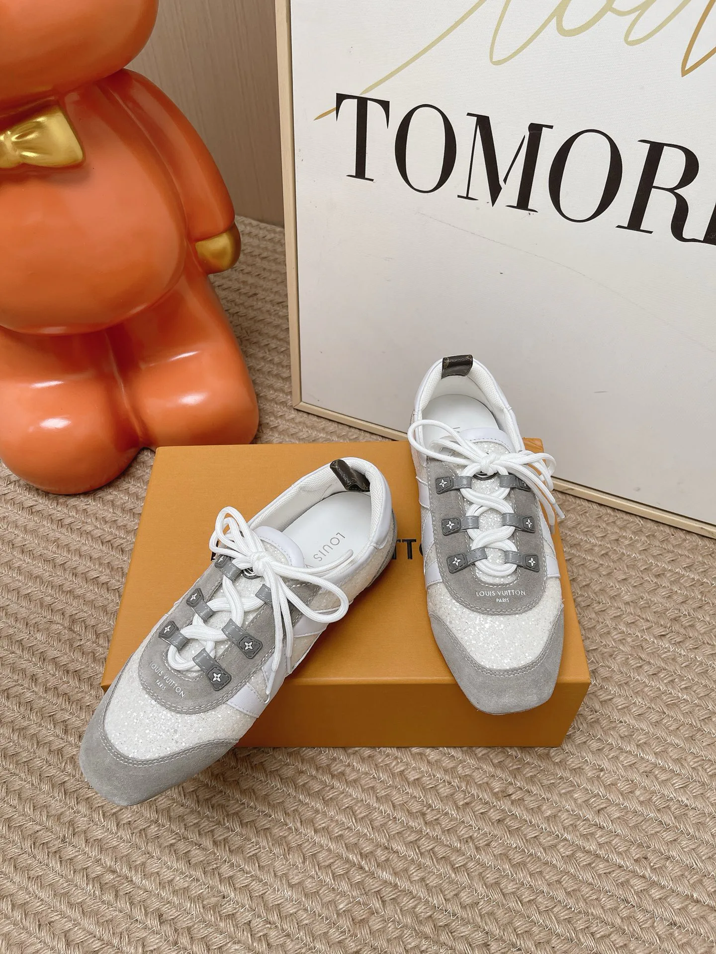 Women's Sneakers LOUIS VUITTON 17449398