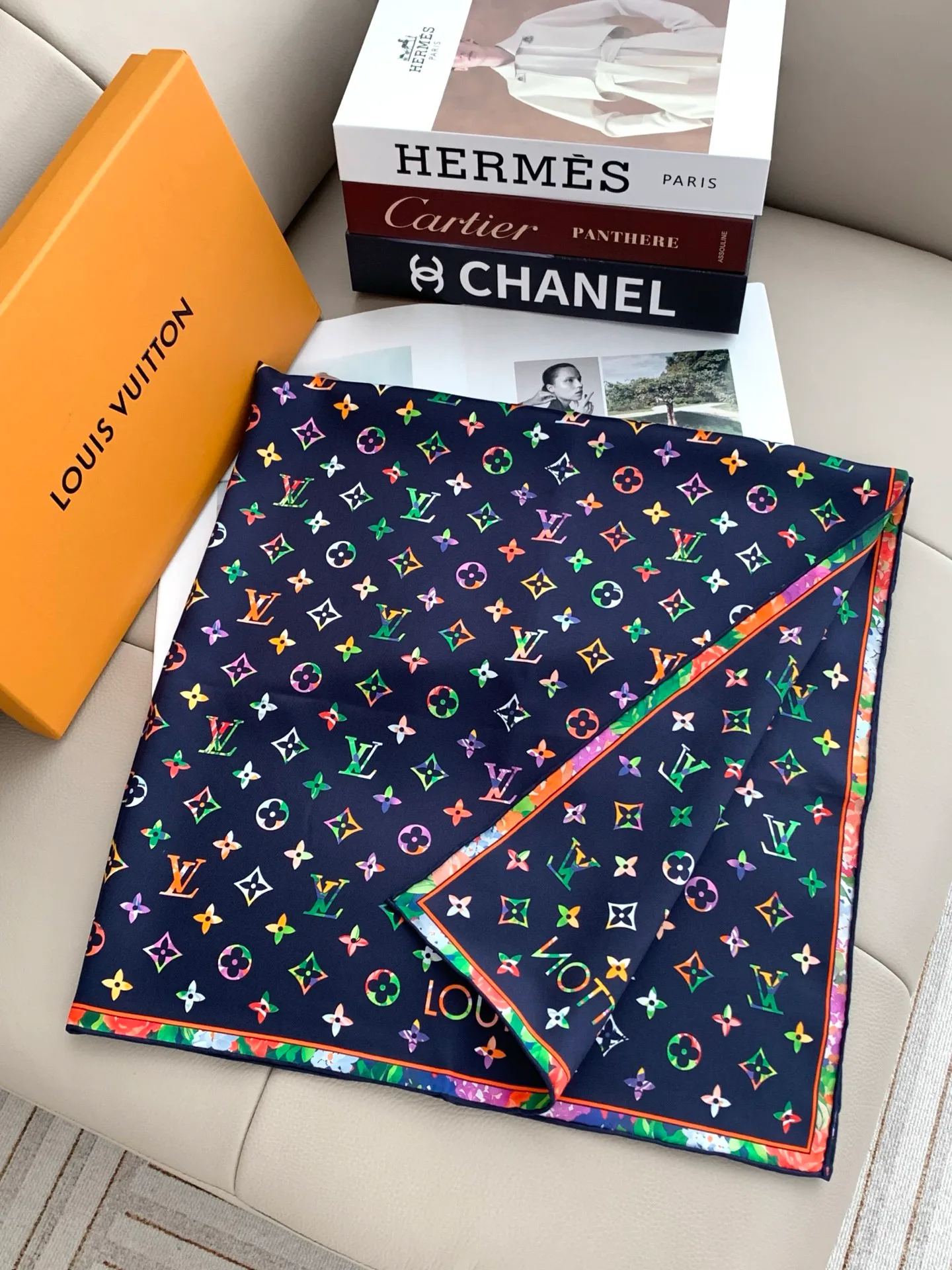Silk Scarves LOUIS VUITTON 18476595