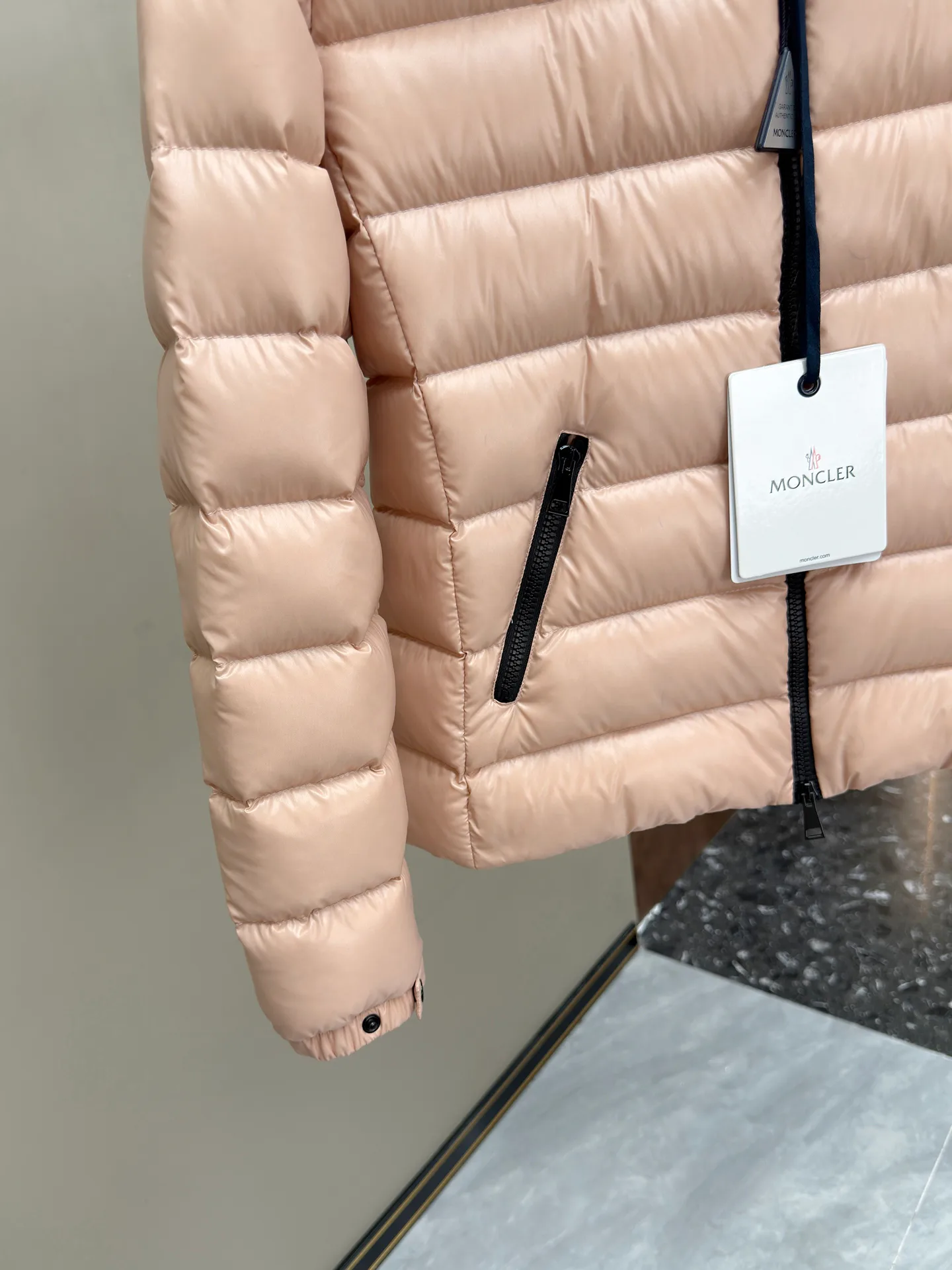Куртки И Пуховики Женские Moncler 18631572