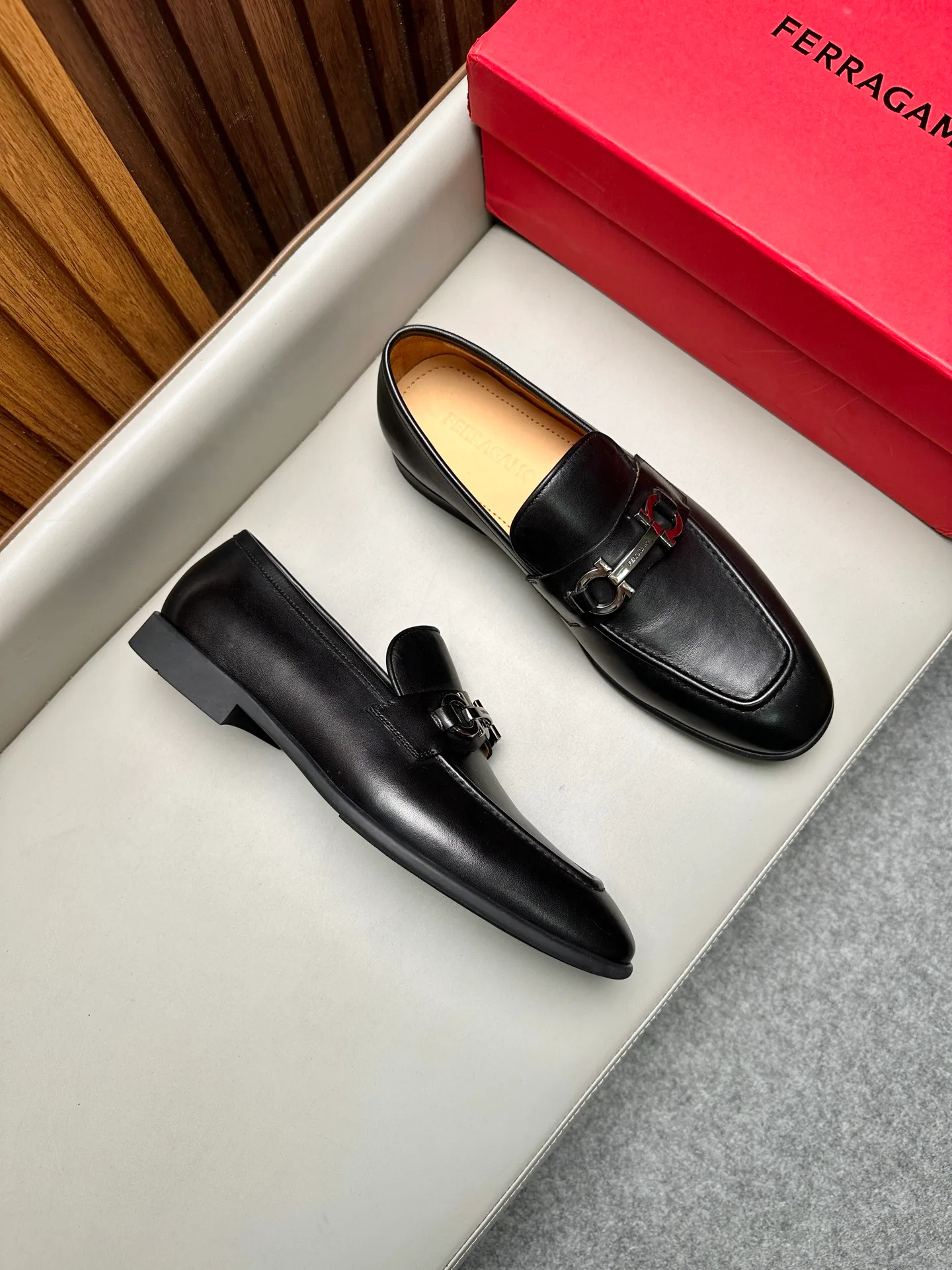 Men's Loafers And Dress Shoes SALVATORE FERRAGAMO 17501276