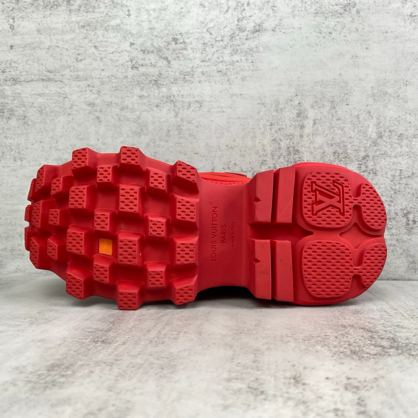 Women's Sneakers LOUIS VUITTON 18039586