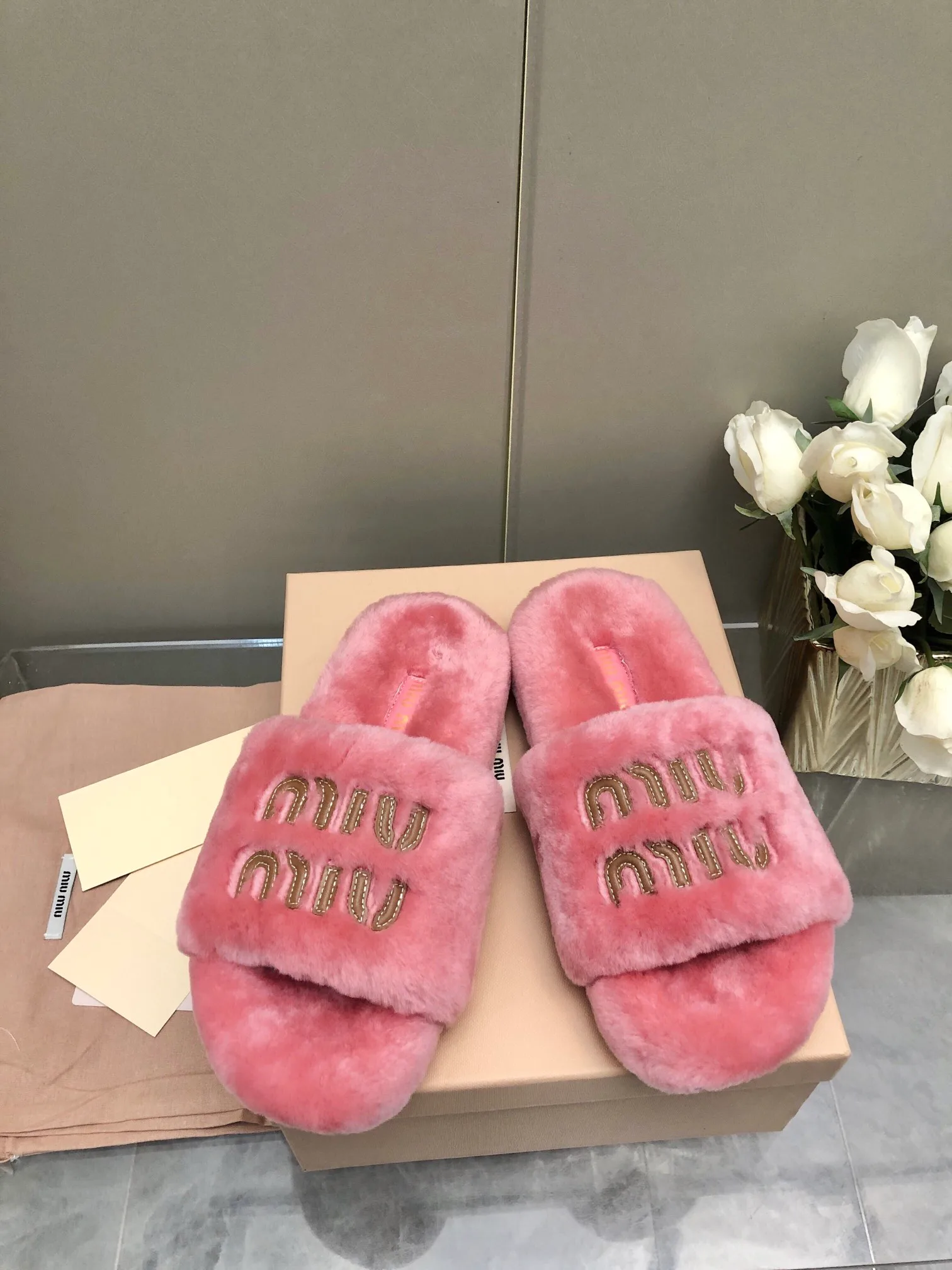 Women's Slippers MIU MIU 18005826