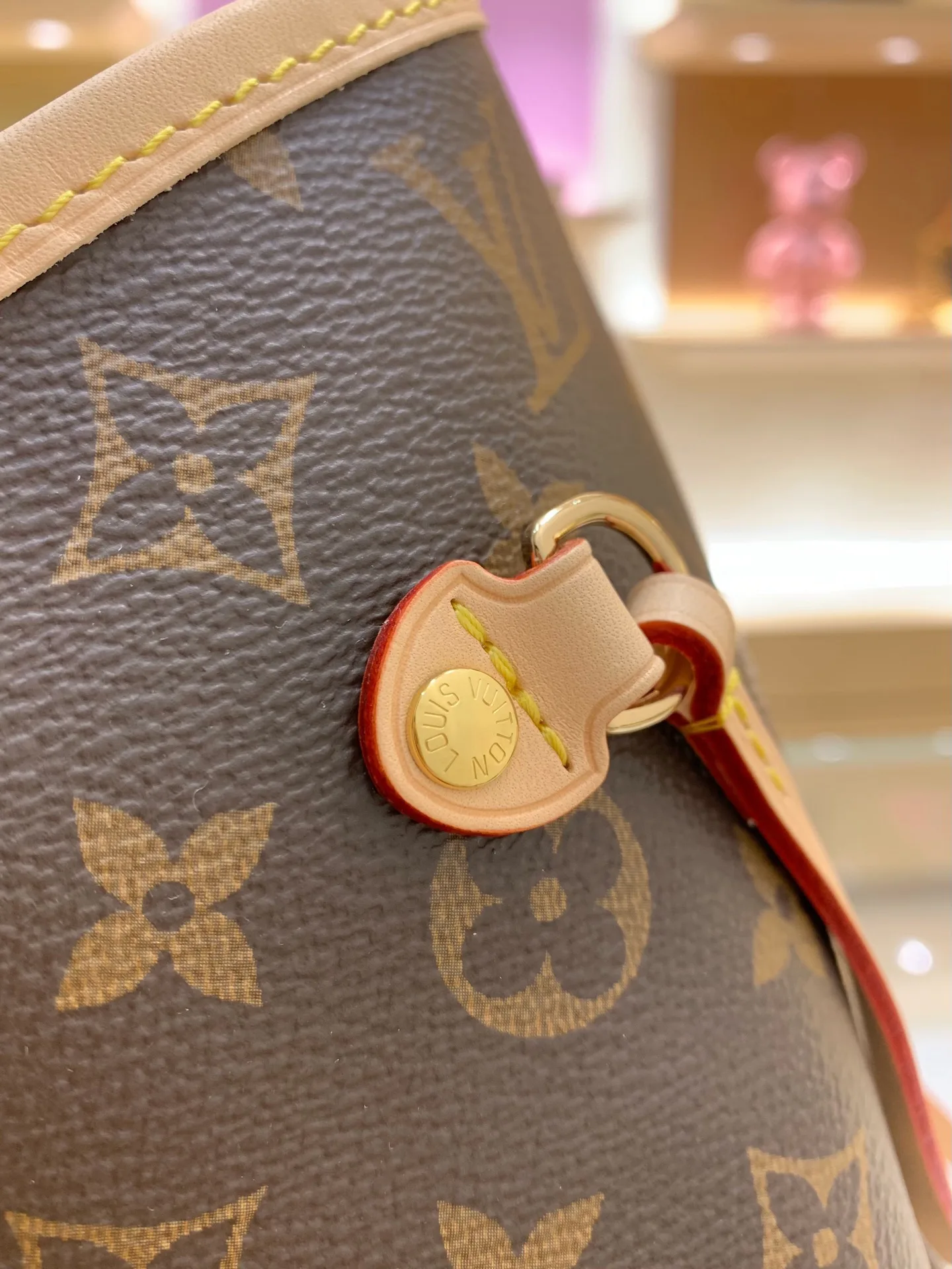 Women's Classic Handbags LOUIS VUITTON 17303178