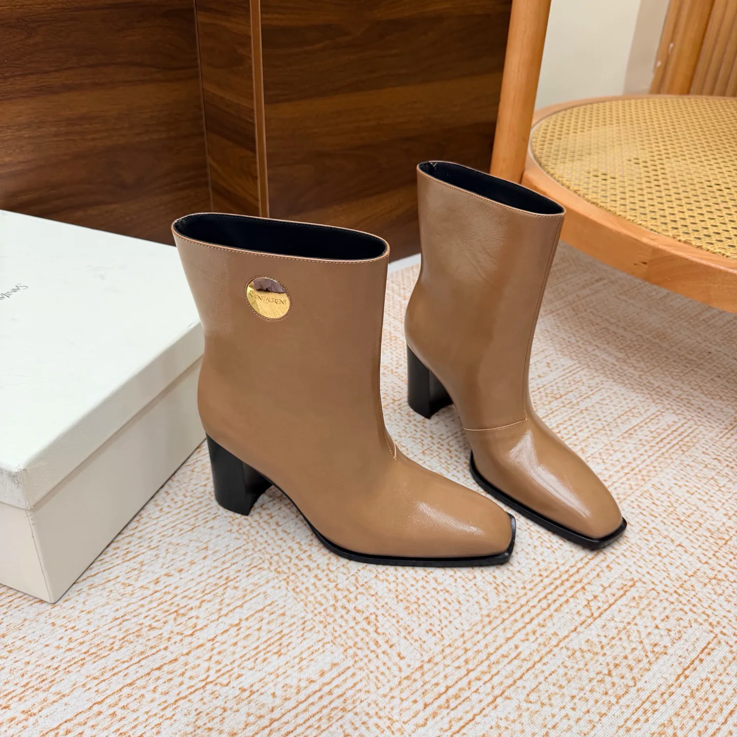Women's Booties SAINT LAURENT 18104625