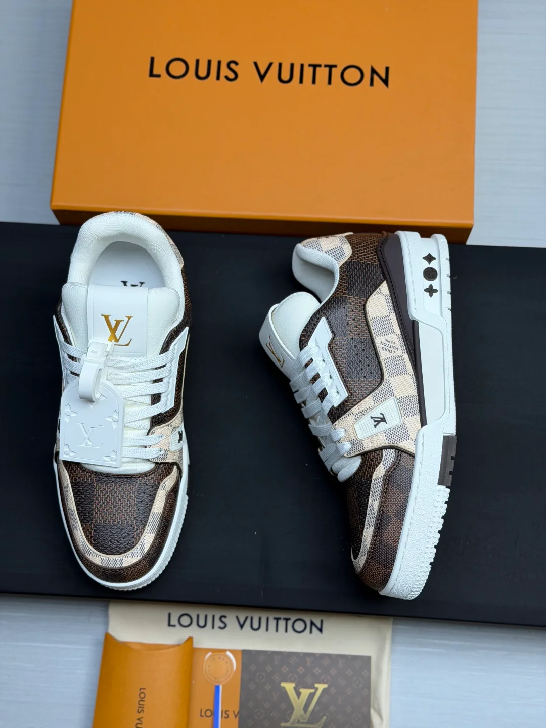 Women's Sneakers LOUIS VUITTON 17865113