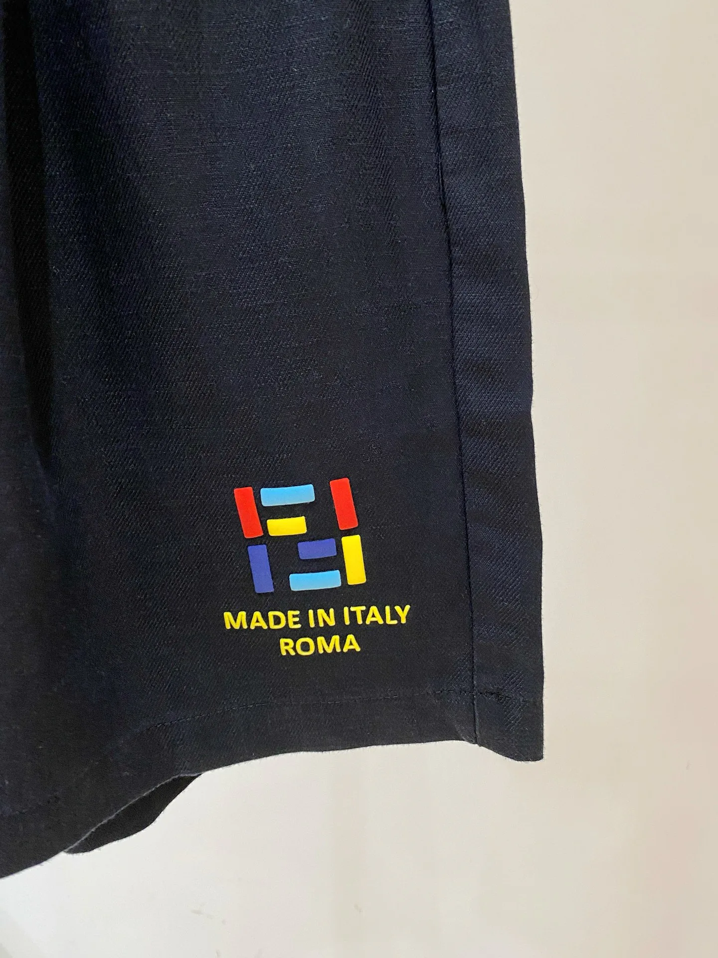 Men's Shorts FENDI 18246965