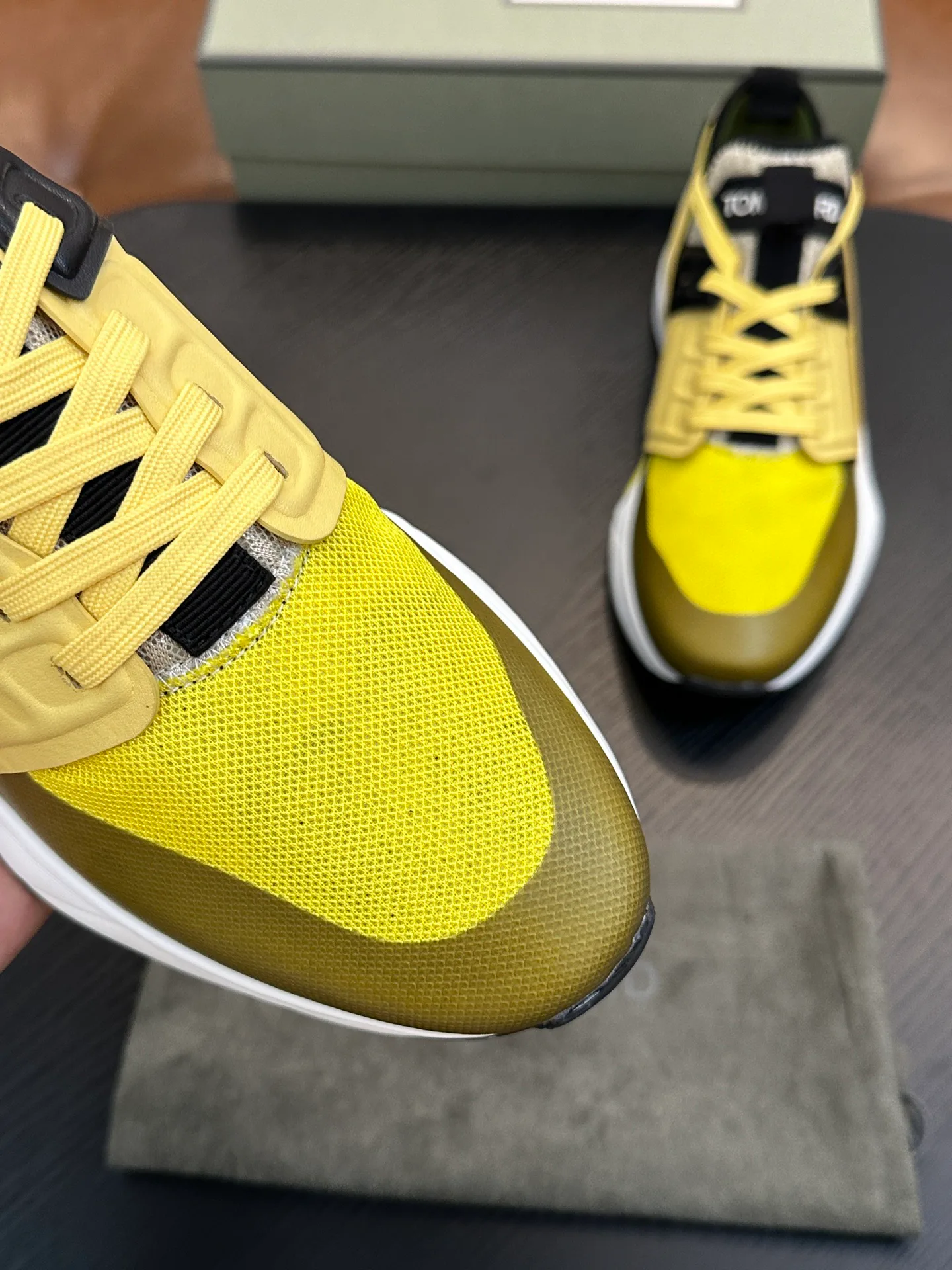 Men's Sneakers TOM FORD 18118672