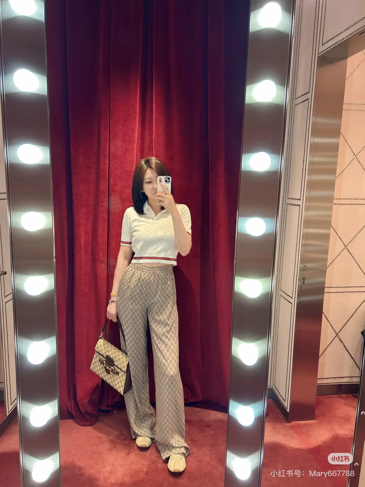 Women's Trousers GUCCI 18108439
