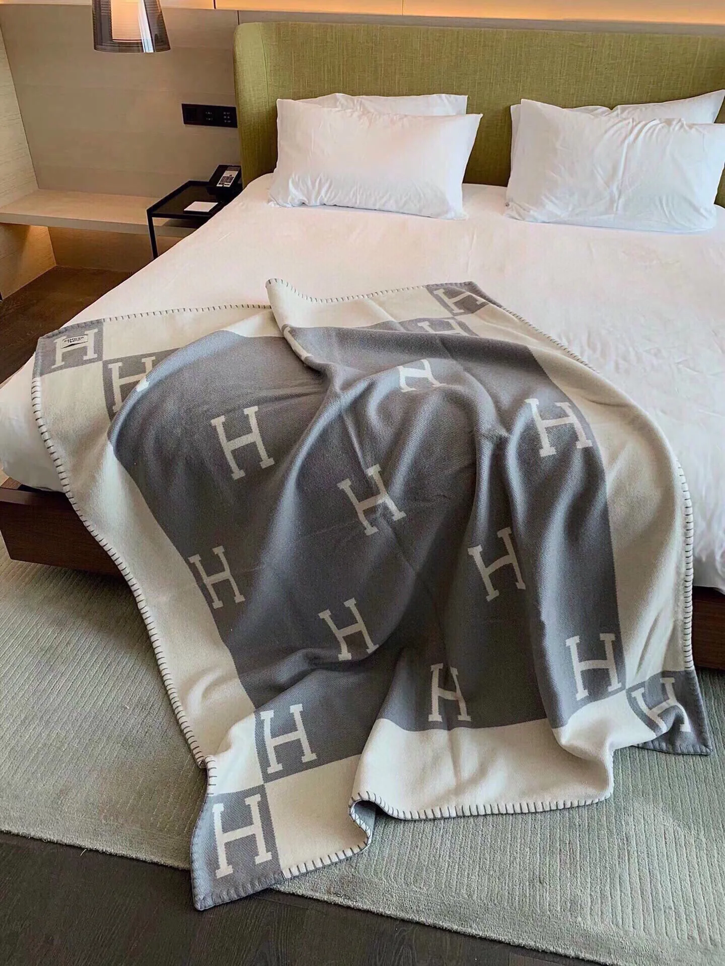 Textiles HERMES 18002672