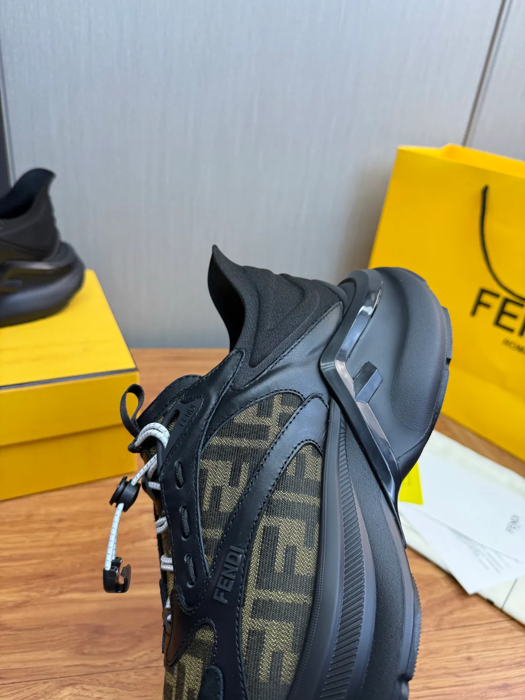 Men's Sneakers FENDI 17955201