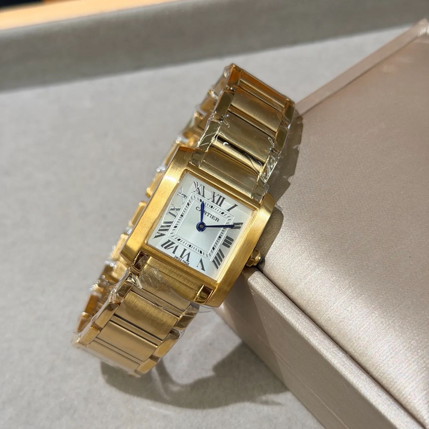Women's Watches CARTIER 17650367