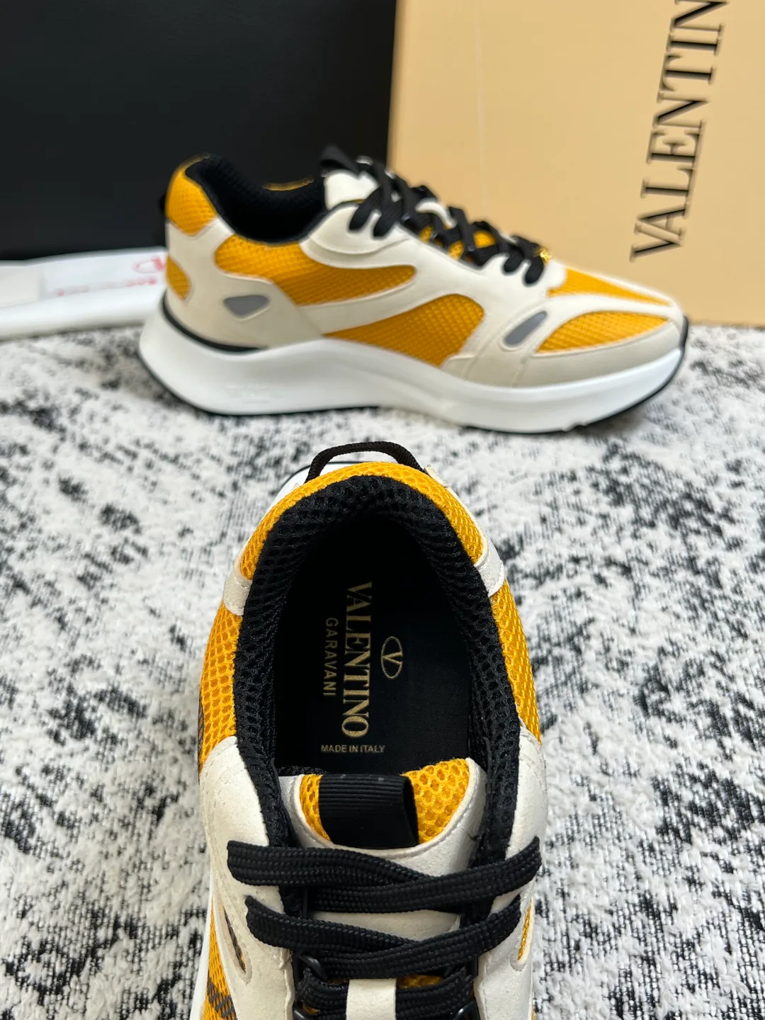 Men's Sneakers VALENTINO 17429903