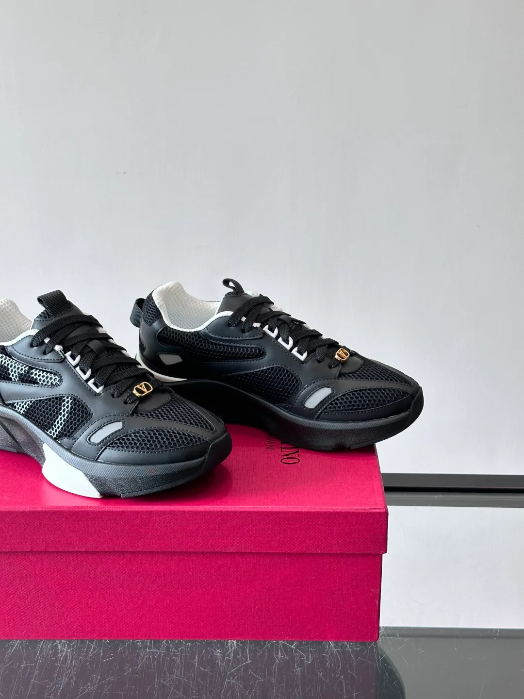 Men's Sneakers VALENTINO 17224118