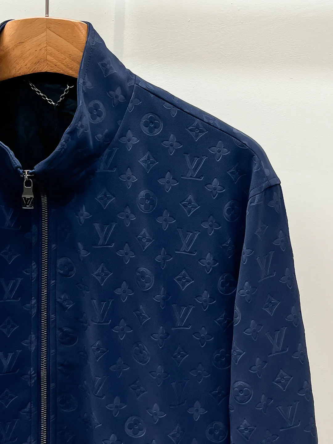 Men's Jackets And Down Jackets LOUIS VUITTON 18499110