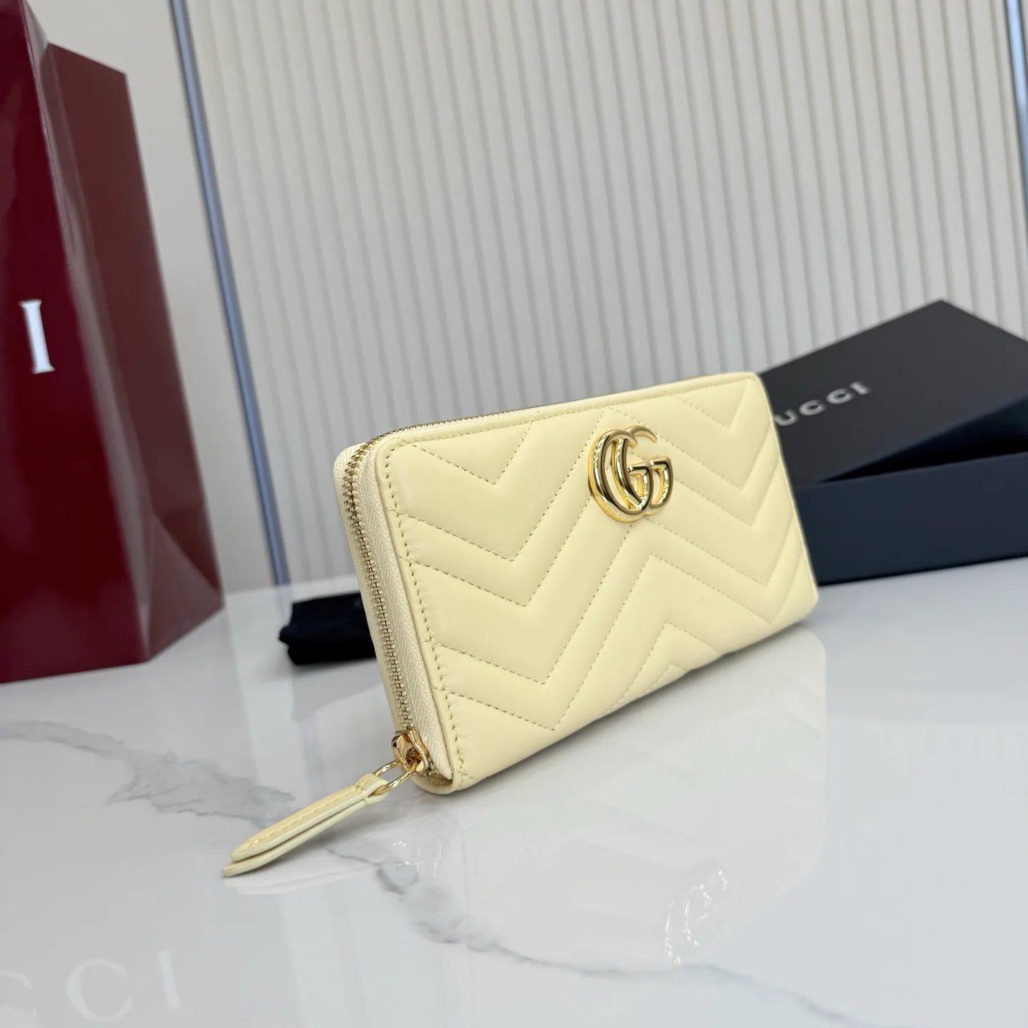 Women's Clutches GUCCI 17948230