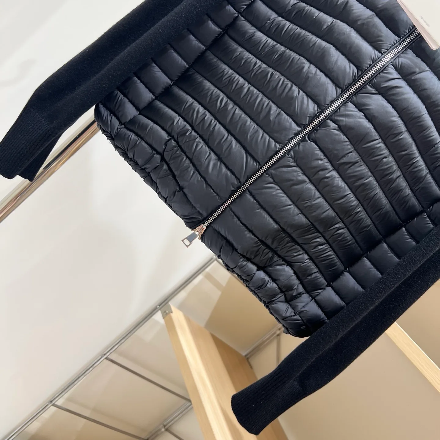 Women's Jackets And Down Jackets MONCLER 18043620