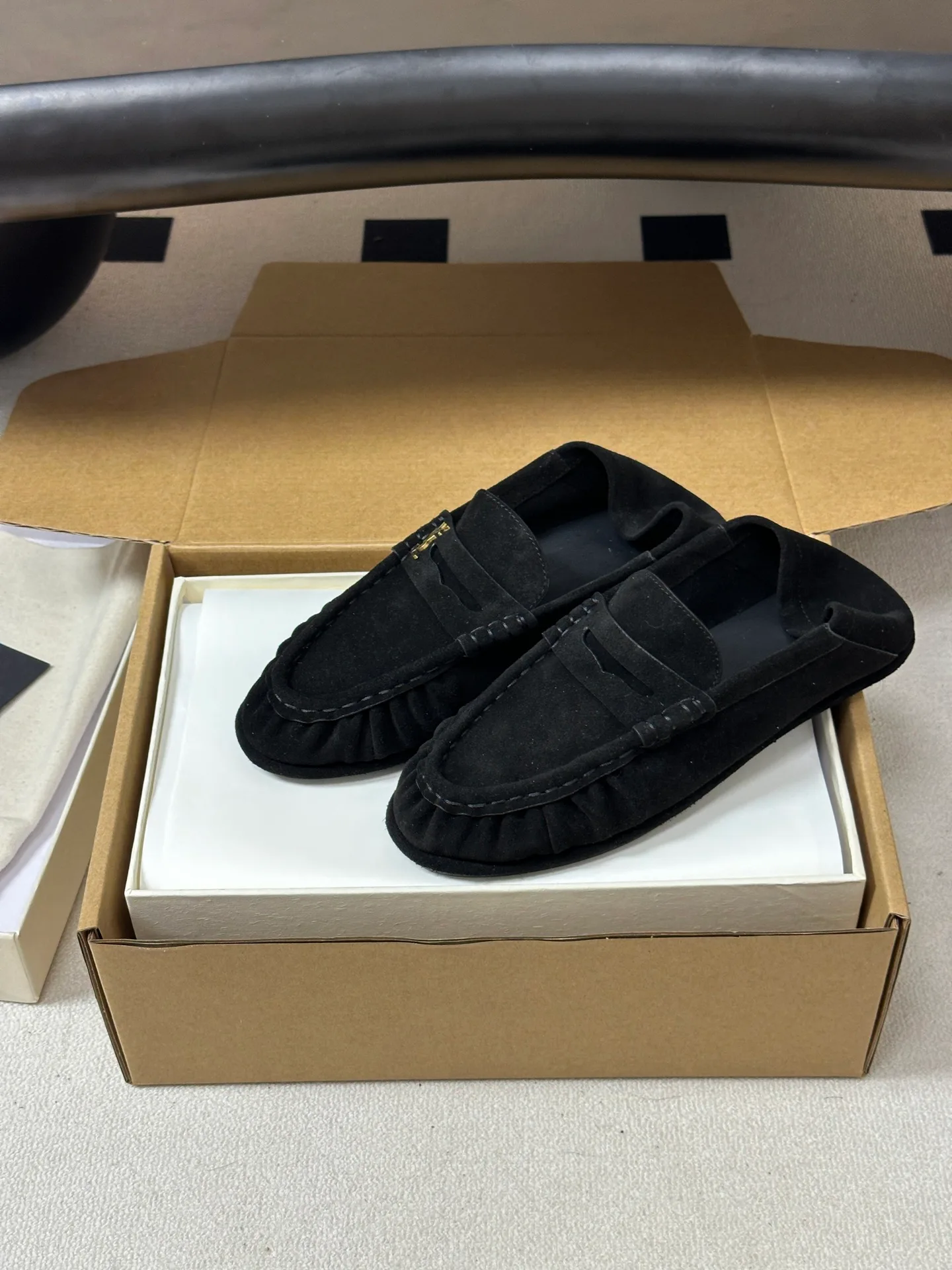 Women's Loafers And Moccasins SAINT LAURENT 18049126