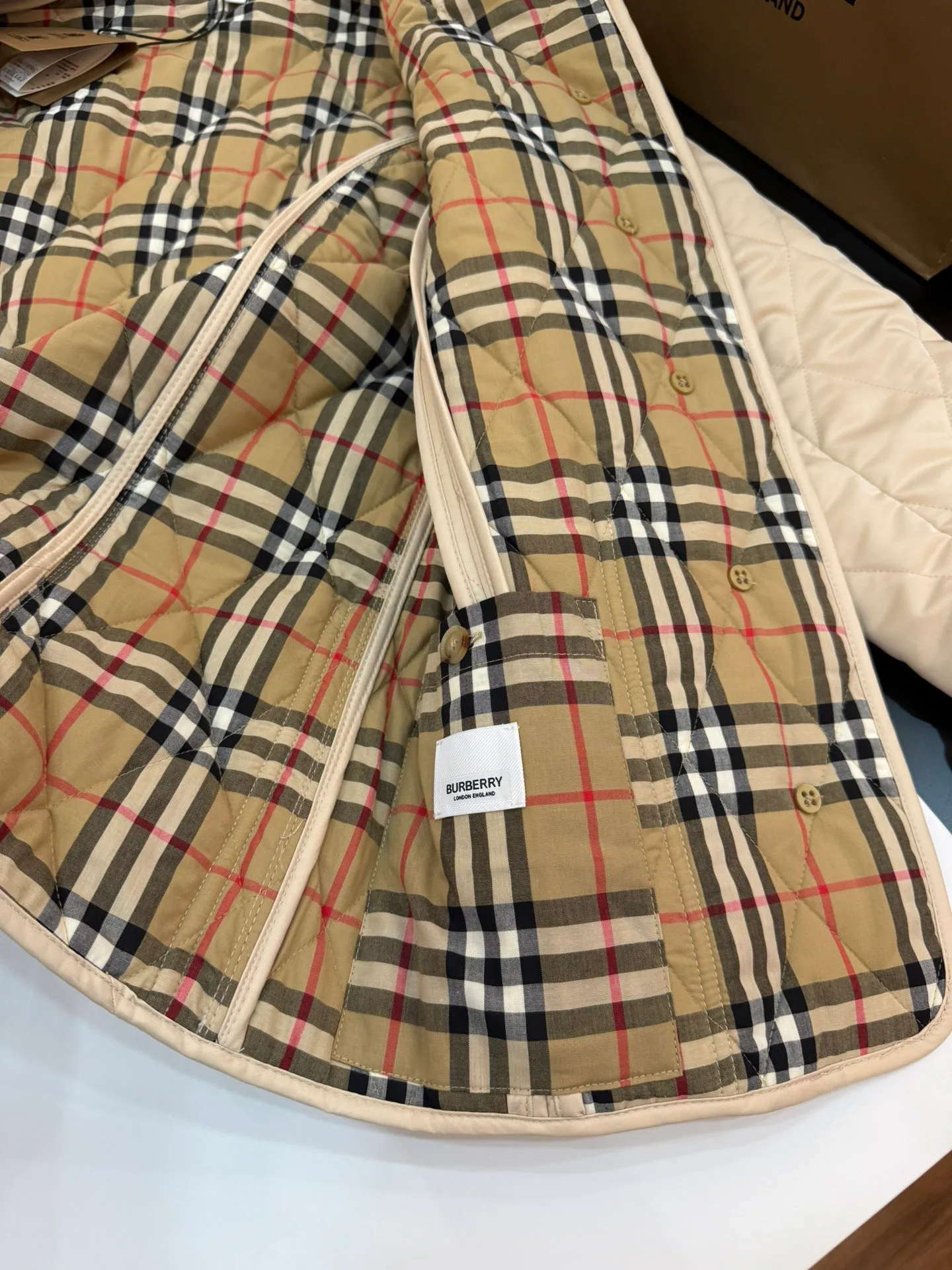 Women's Jackets And Down Jackets BURBERRY 18043710