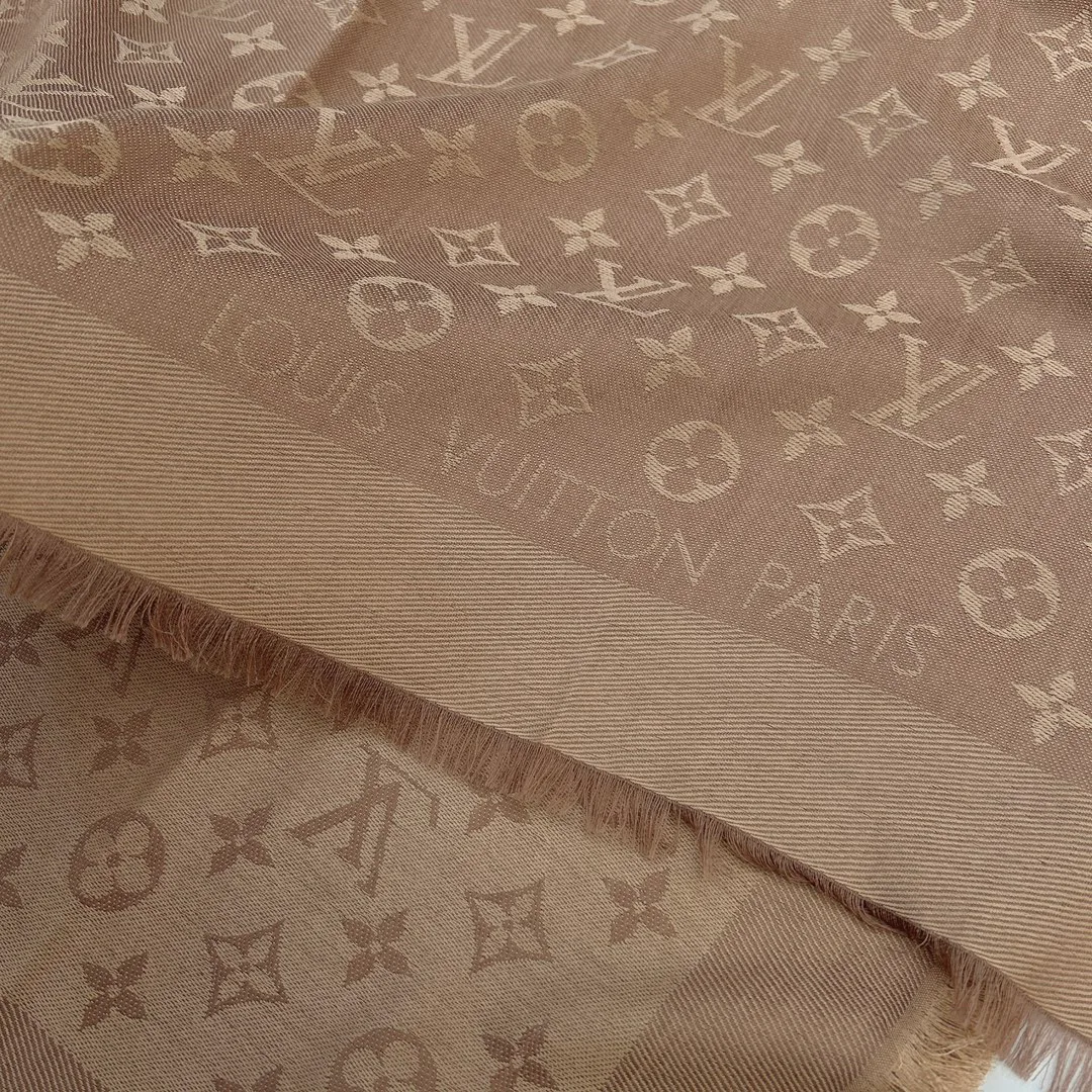 Scarves LOUIS VUITTON 18267593