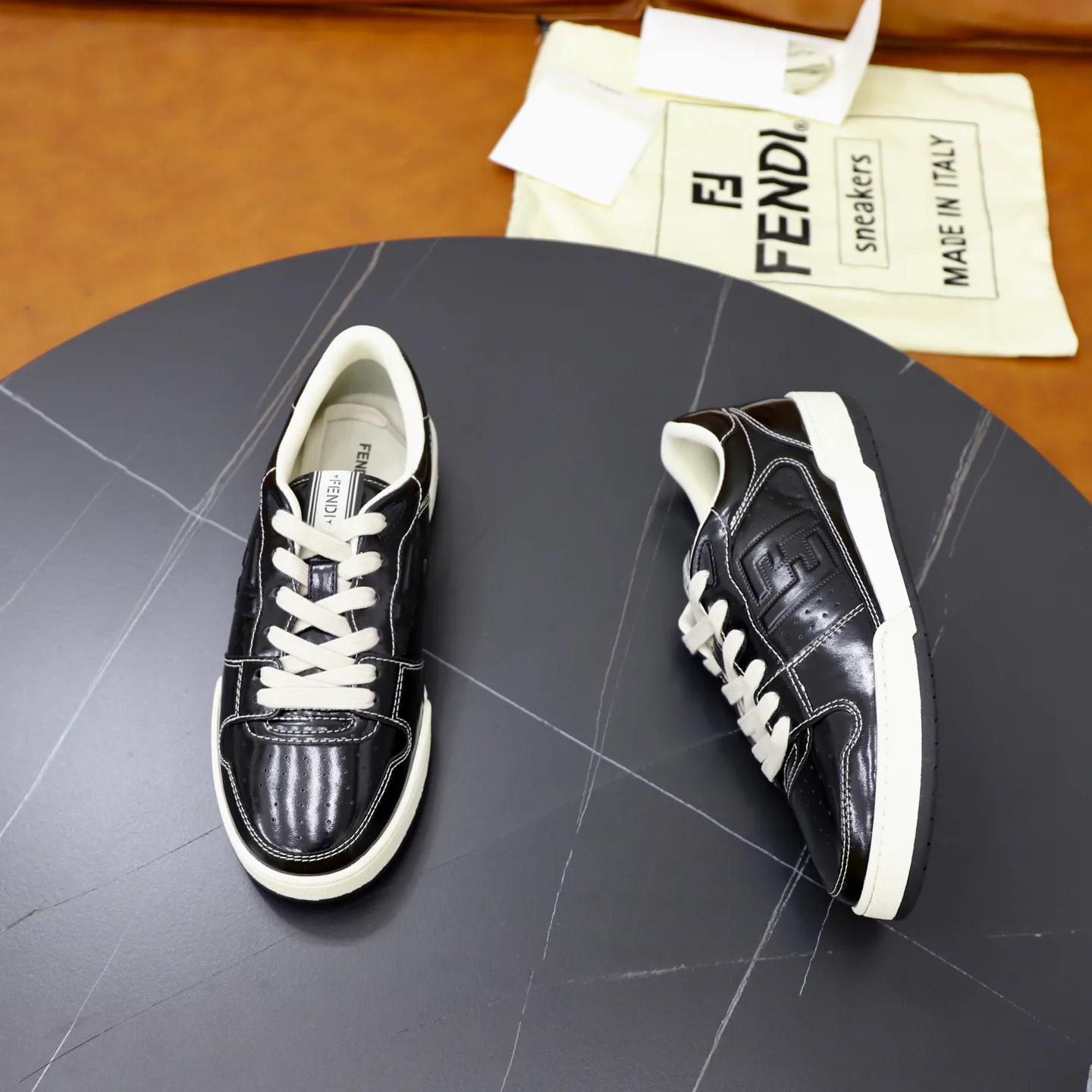 Women's Sneakers FENDI 18516271