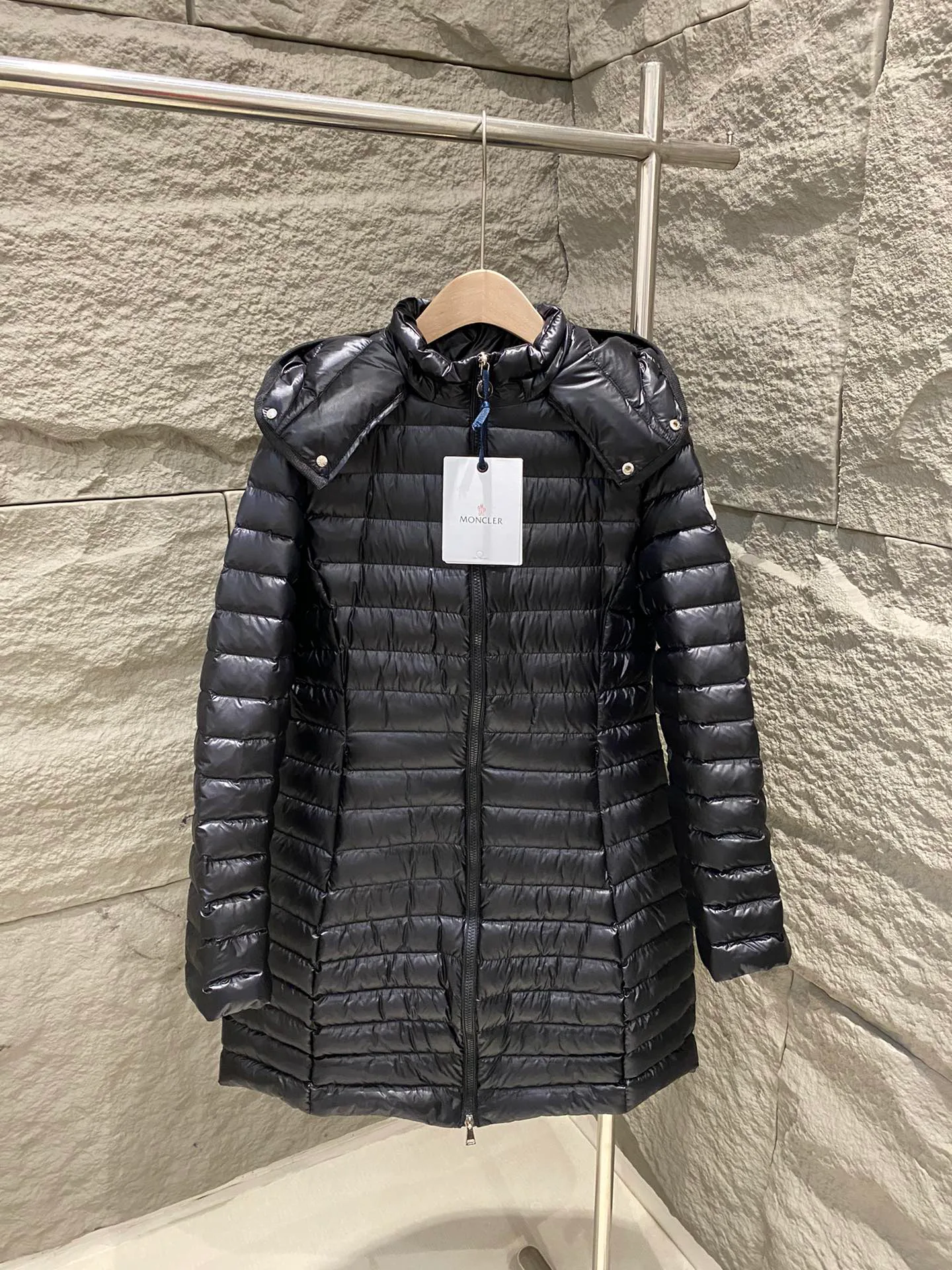 Women's Jackets And Down Jackets MONCLER 18016655